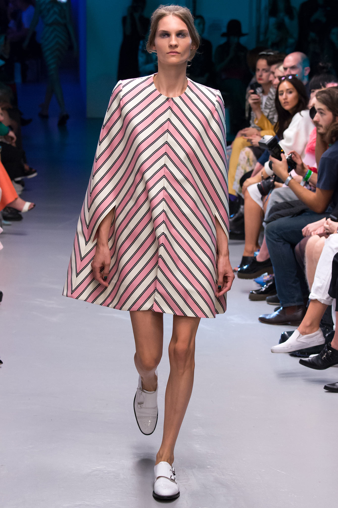 Giles Deacon S/S 15 Look 6