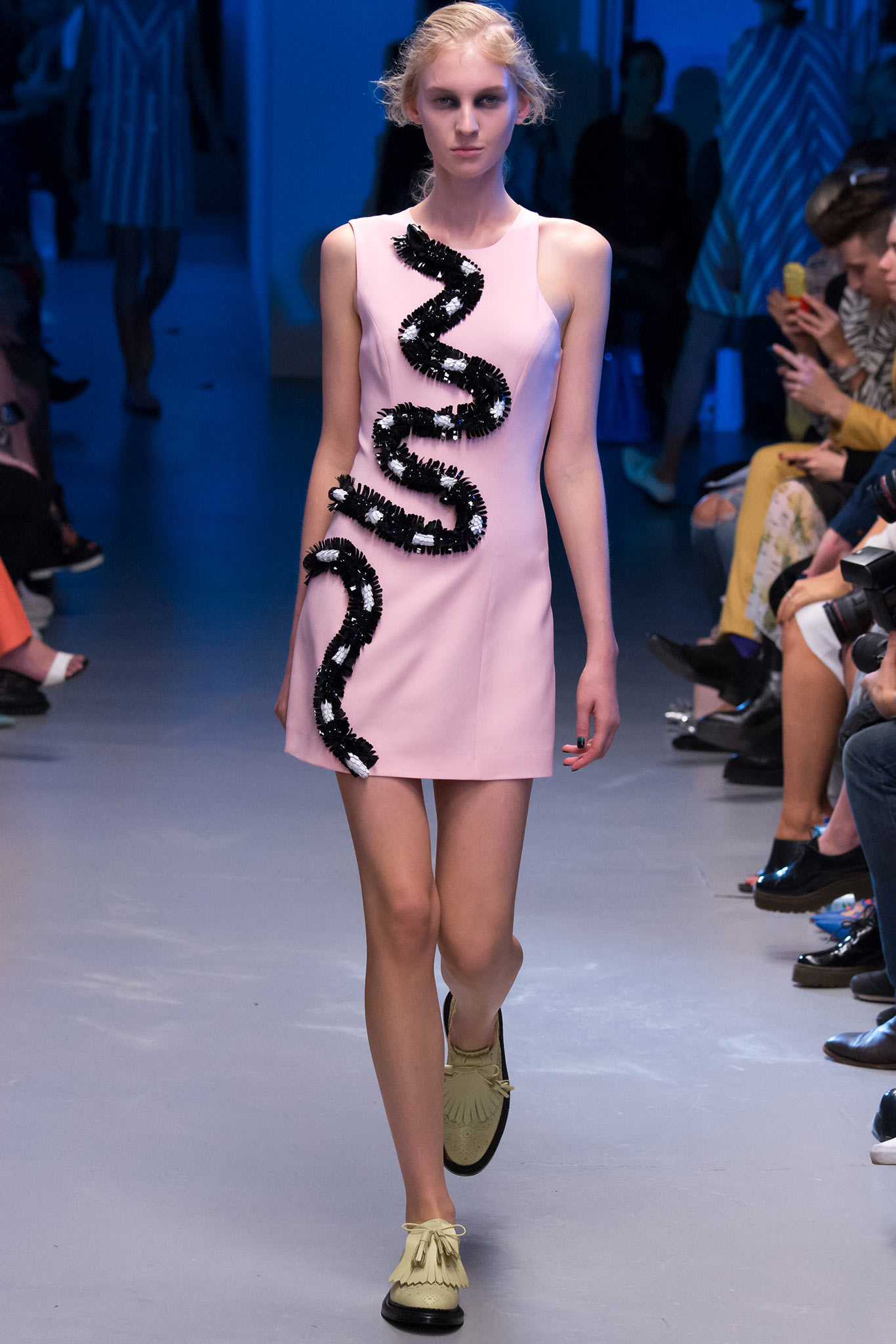 Giles Deacon S/S 15 Look 8