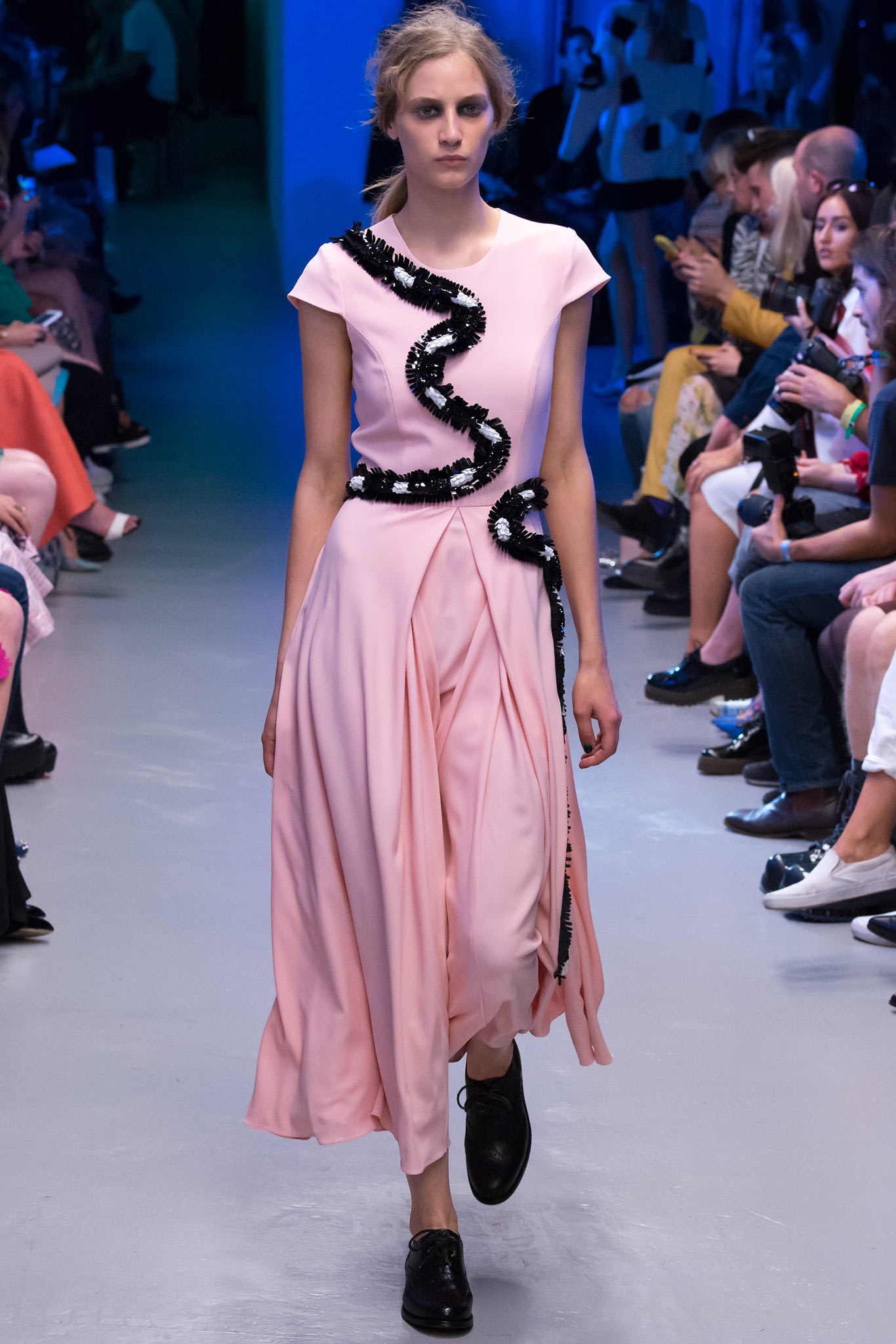 Giles Deacon S/S 15 Look 9