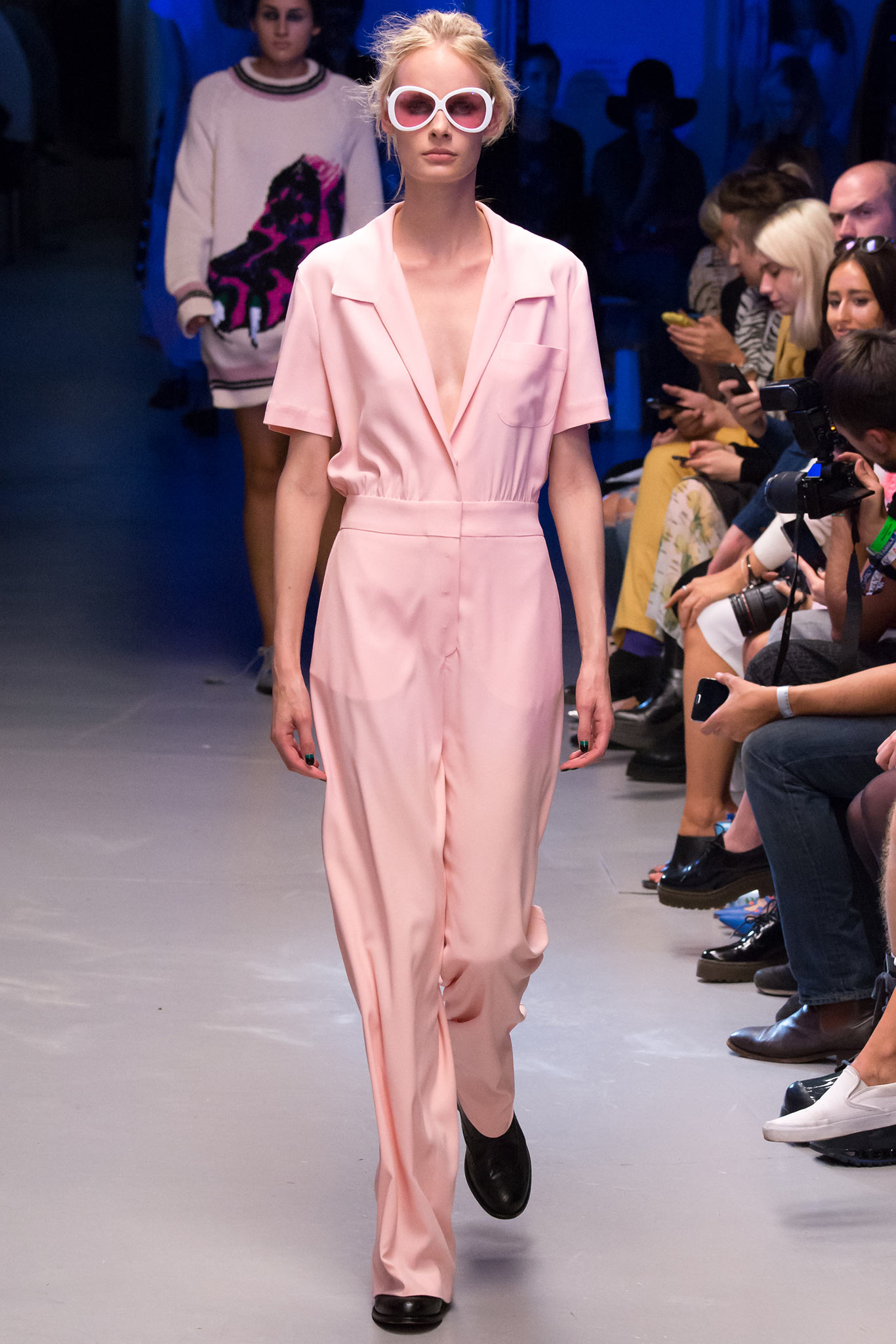 Giles Deacon S/S 15 Look 11