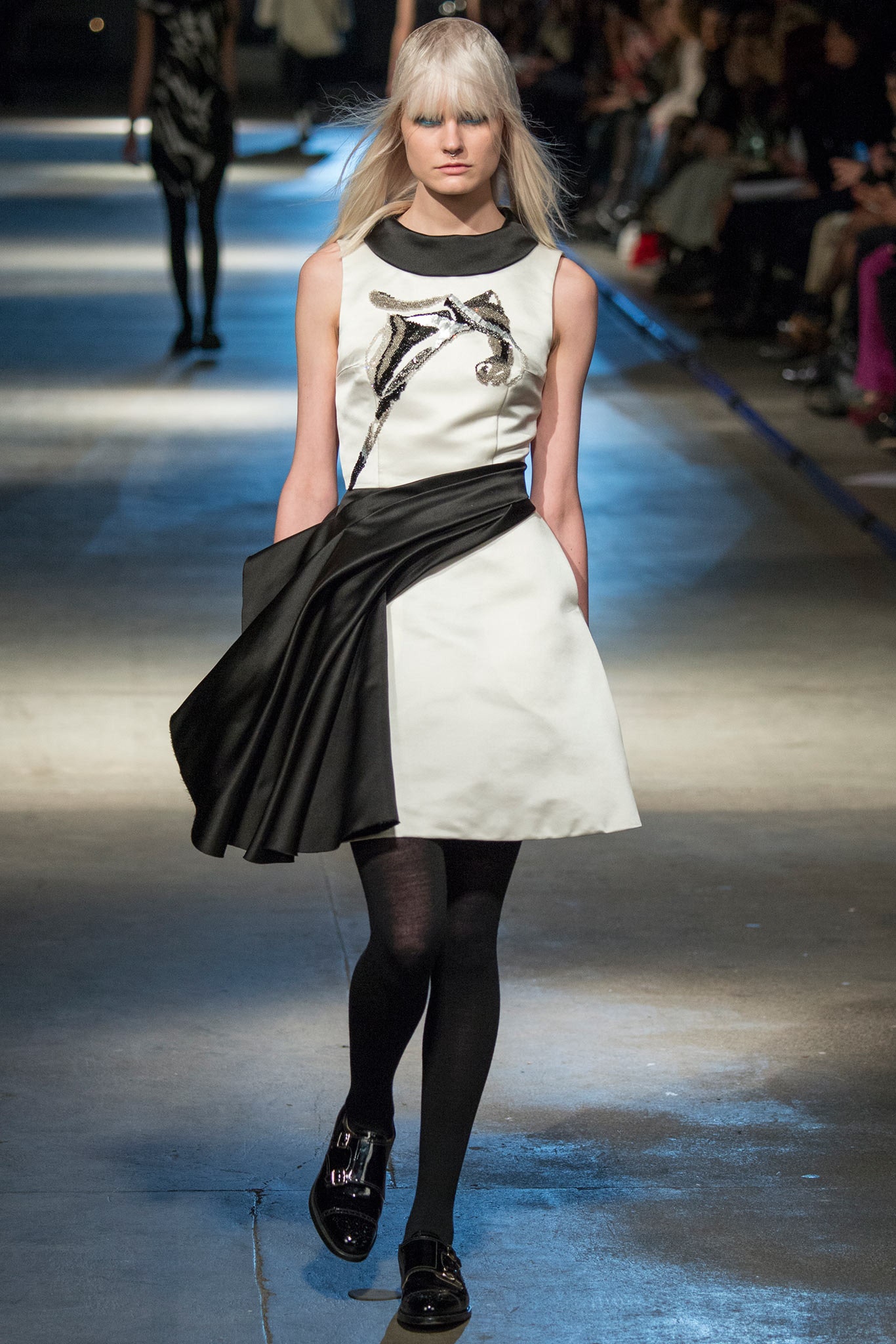 Giles Deacon F/W 14 Look 16