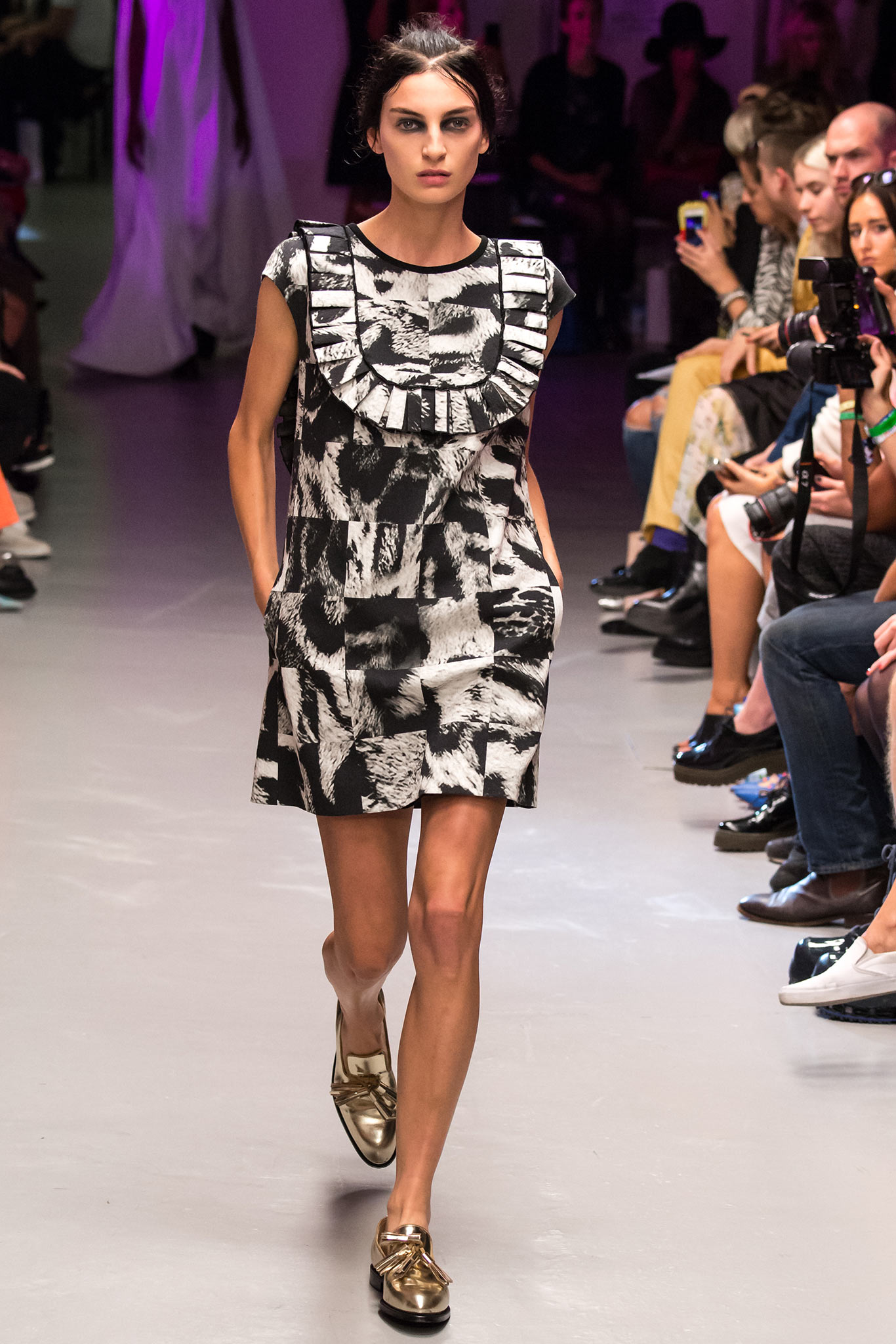 Giles Deacon S/S 15 Look 19