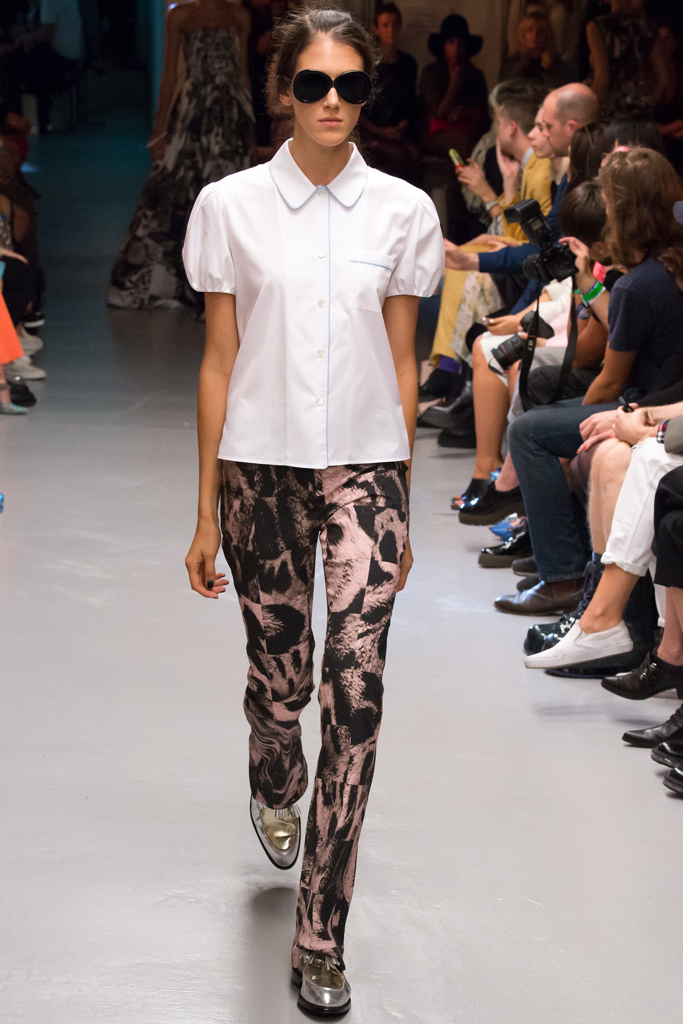 Giles Deacon S/S 15 Look 20