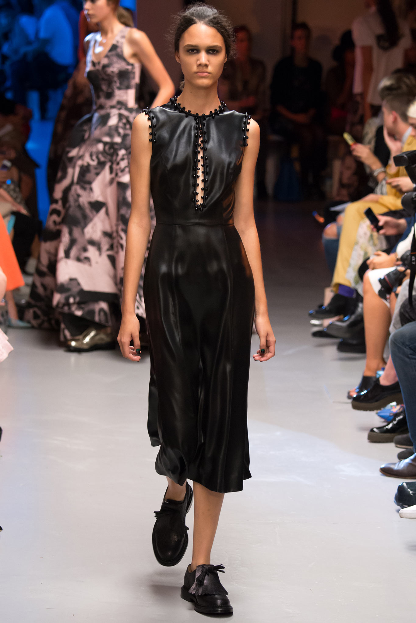 Giles Deacon S/S 15 Look 22