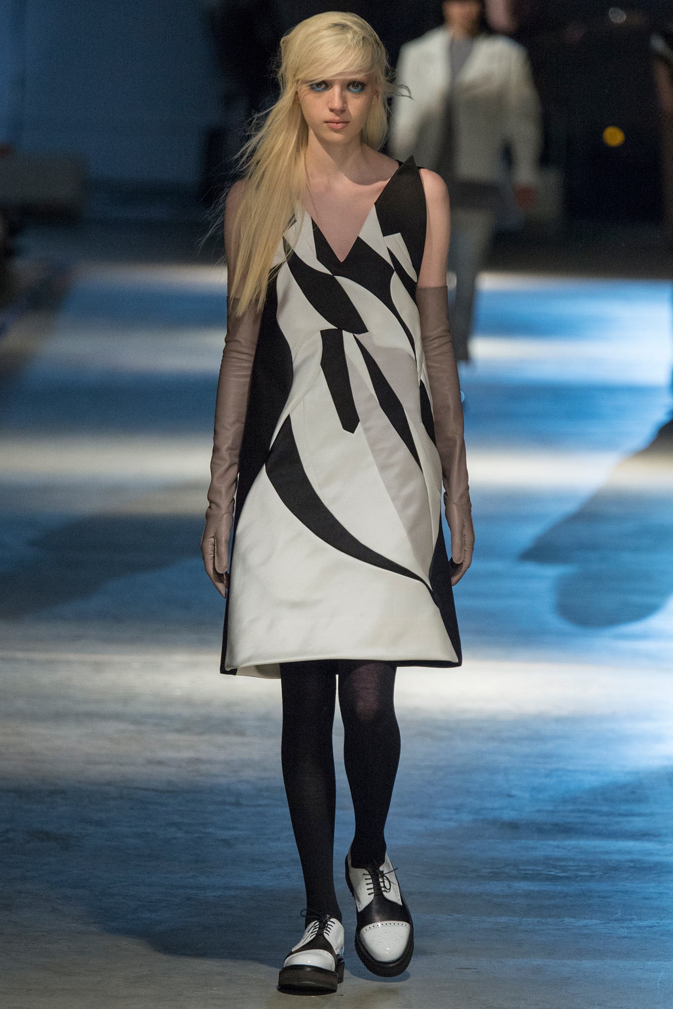 Giles Deacon F/W 14 Look 21