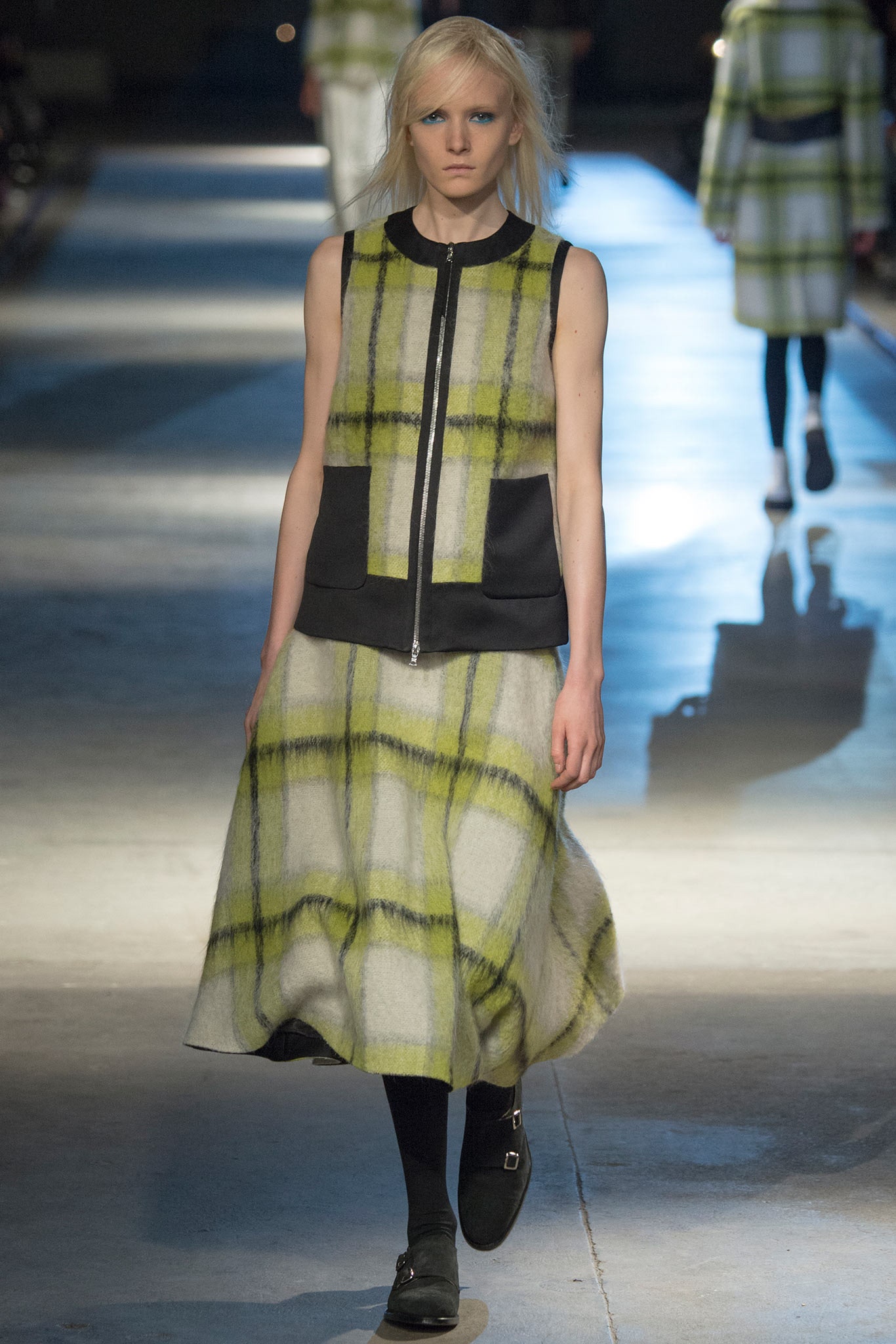 Giles Deacon F/W 14 Look 25