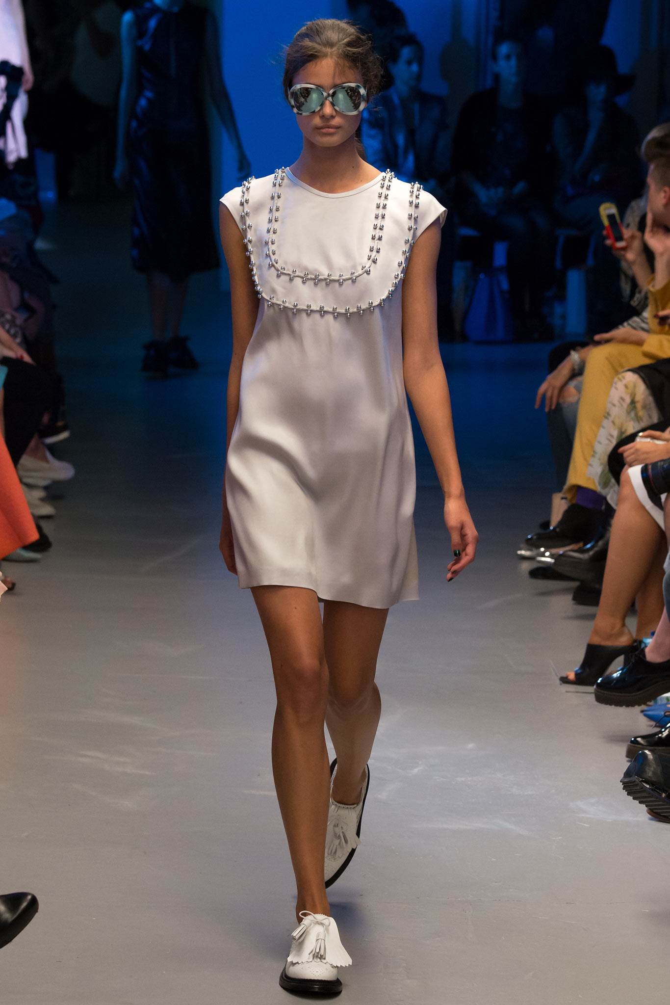 Giles Deacon S/S 15 Look 29