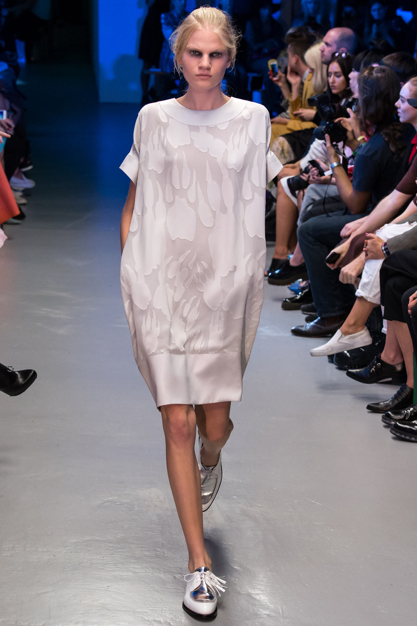 Giles Deacon S/S 15 Look 30