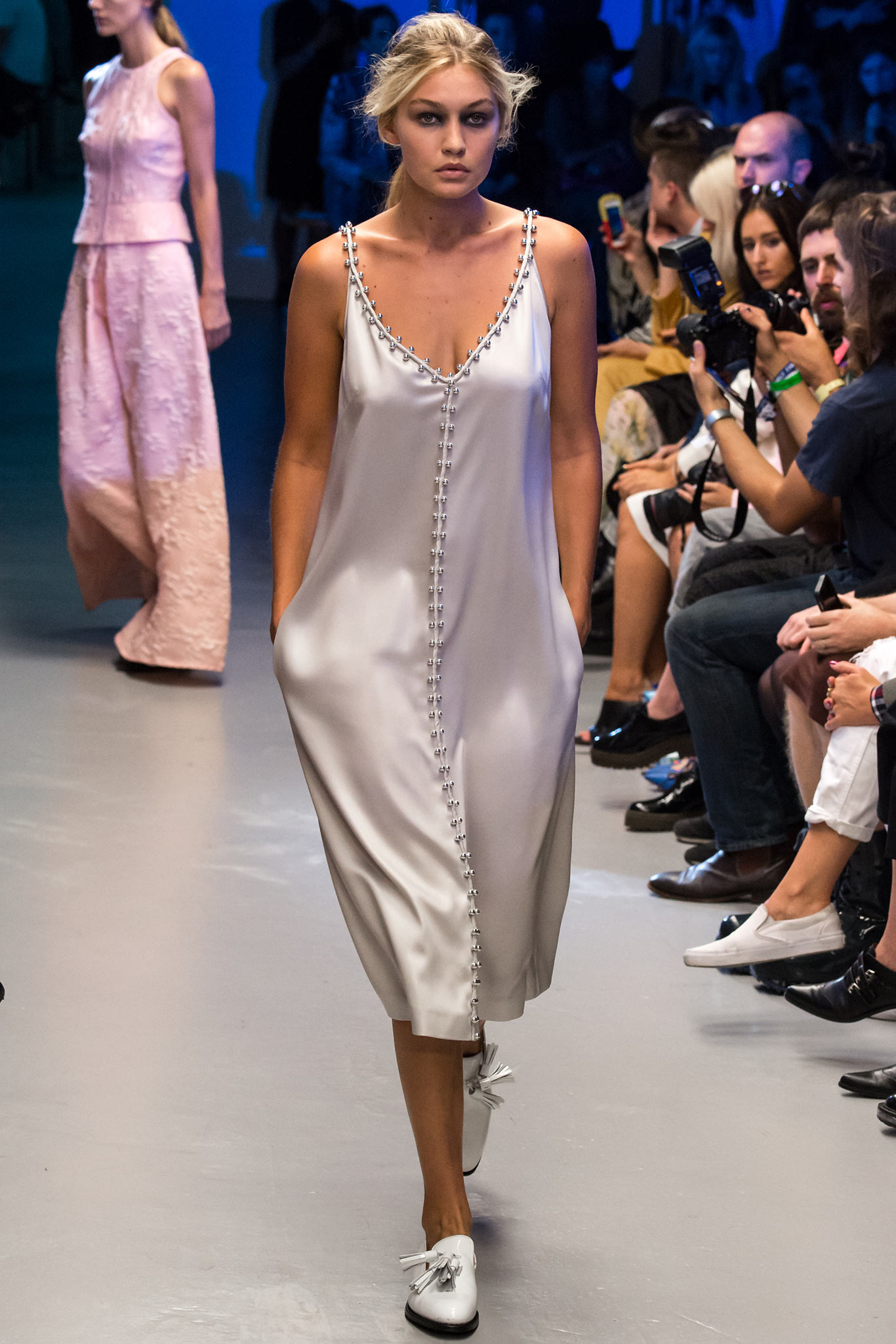 Giles Deacon S/S 15 Look 31