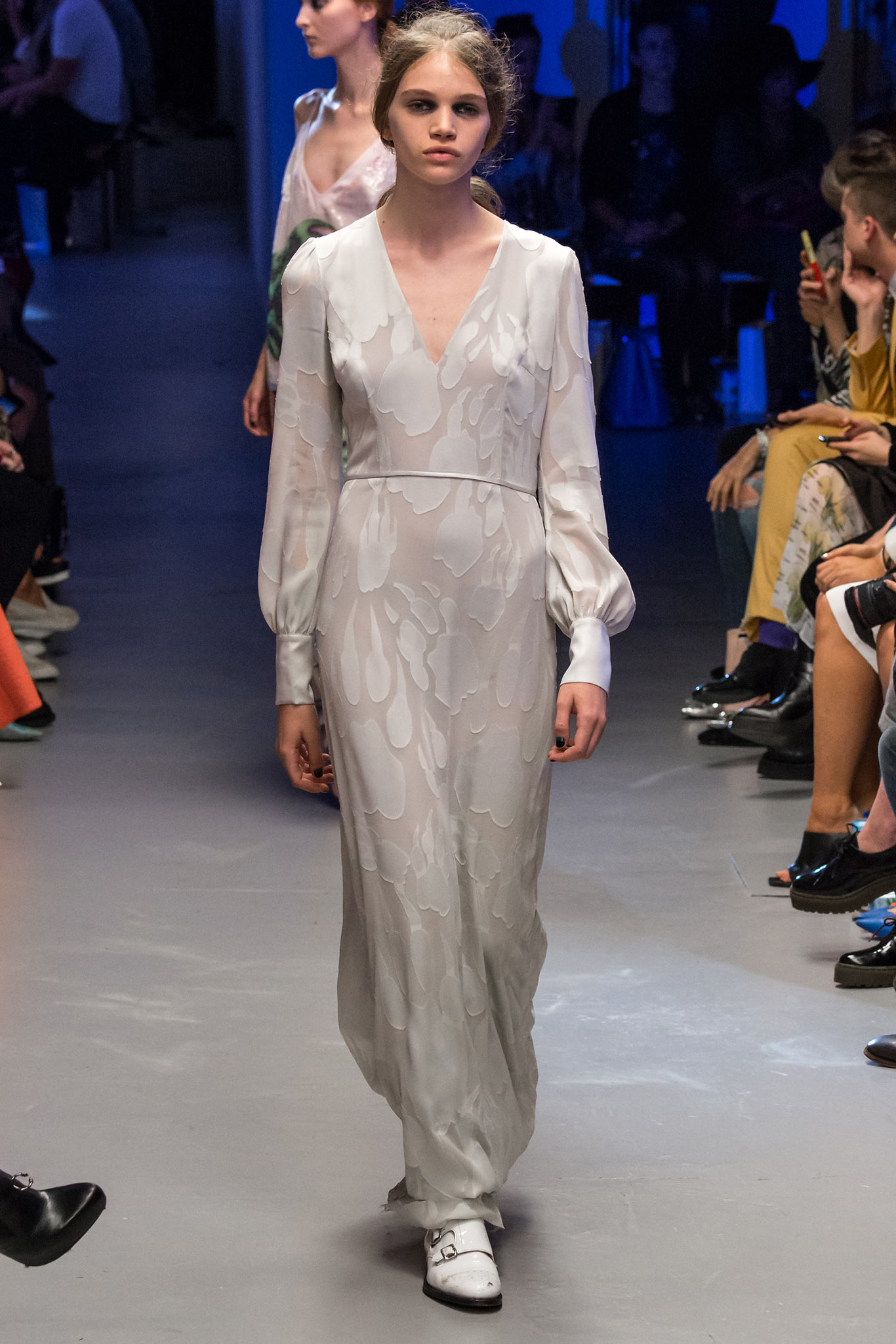 Giles Deacon S/S 15 Look 32