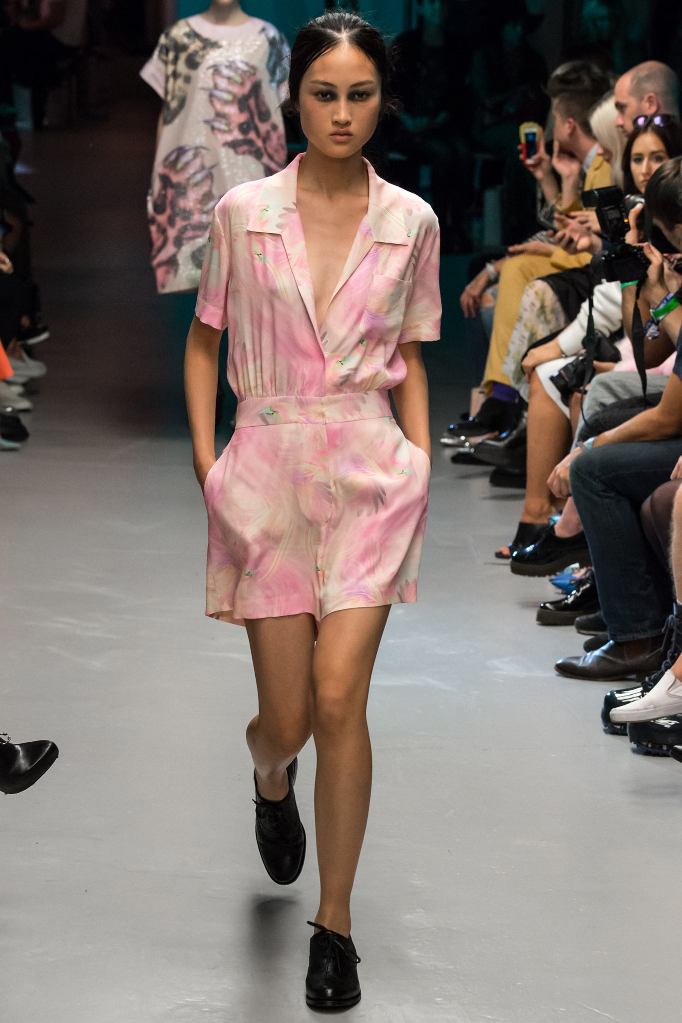 Giles Deacon S/S 15 Look 35