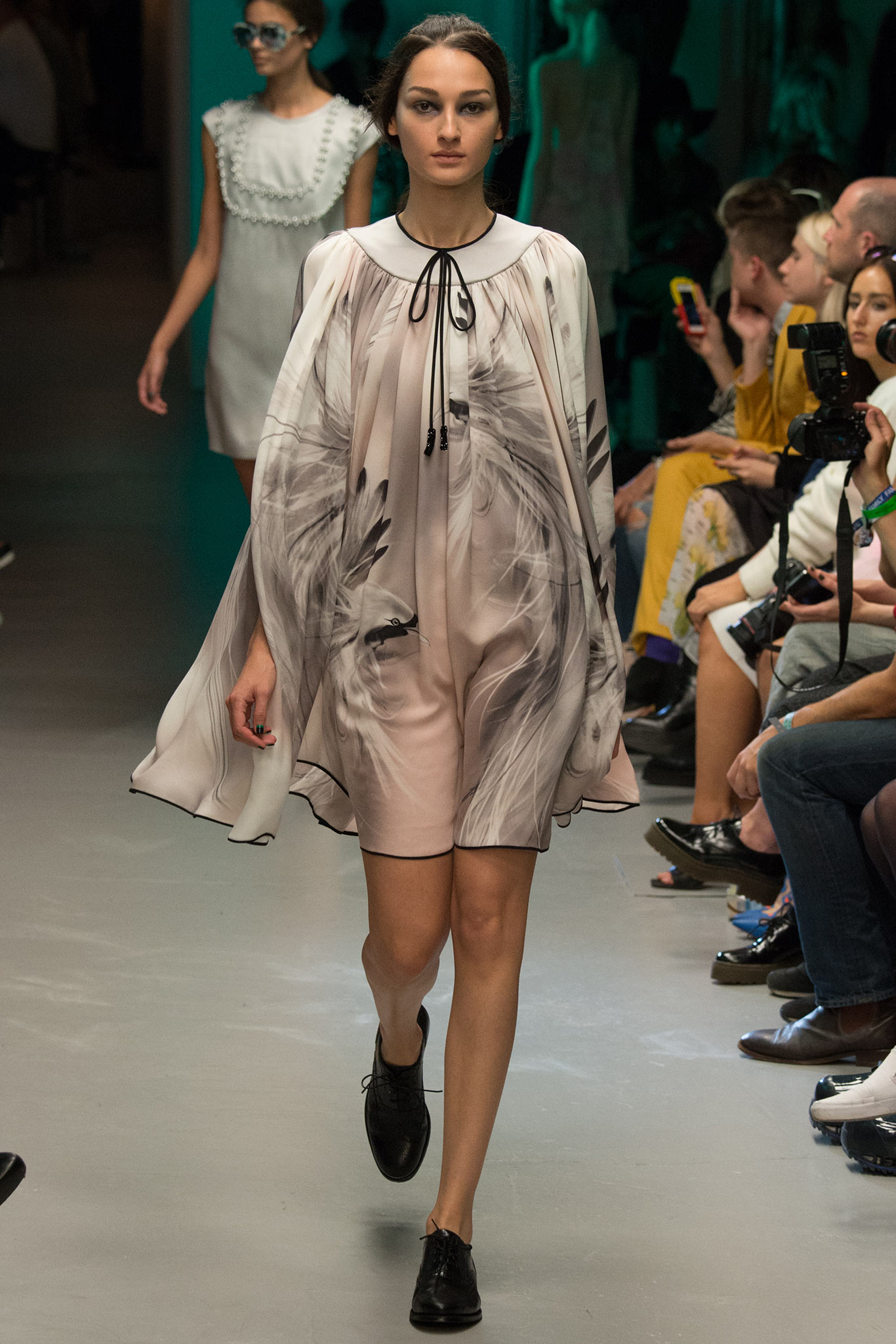 Giles Deacon S/S 15 Look 36