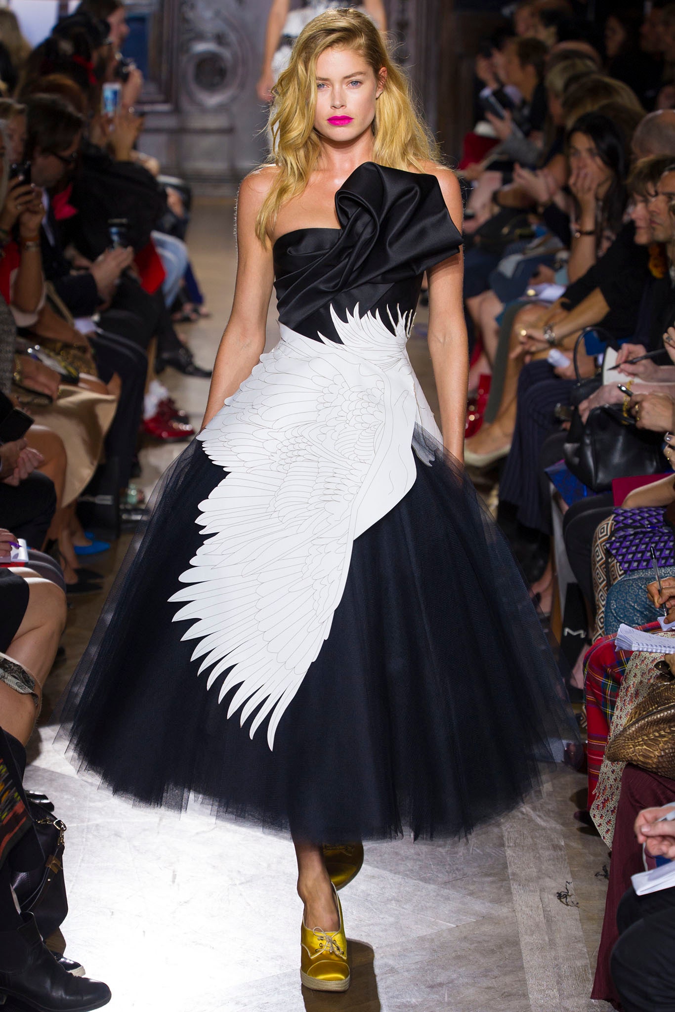 Giles Deacon S/S 13 Look 39