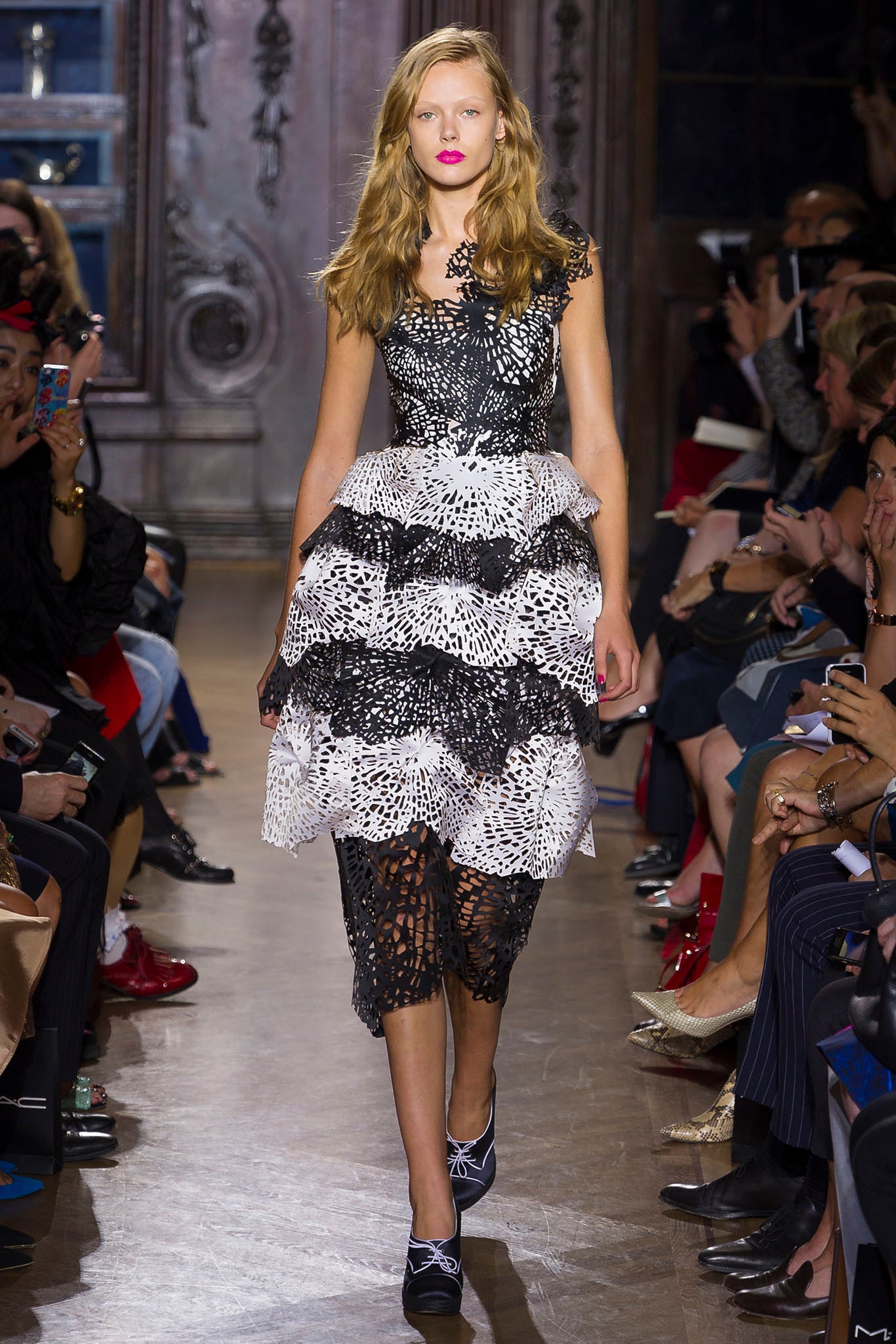 Giles Deacon S/S 13 Look 40