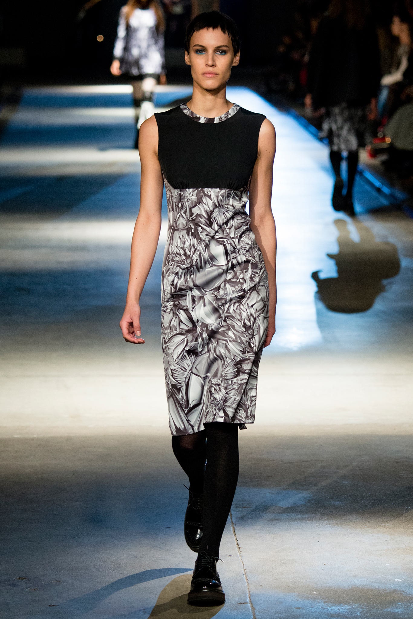 Giles Deacon F/W 14 Look 32