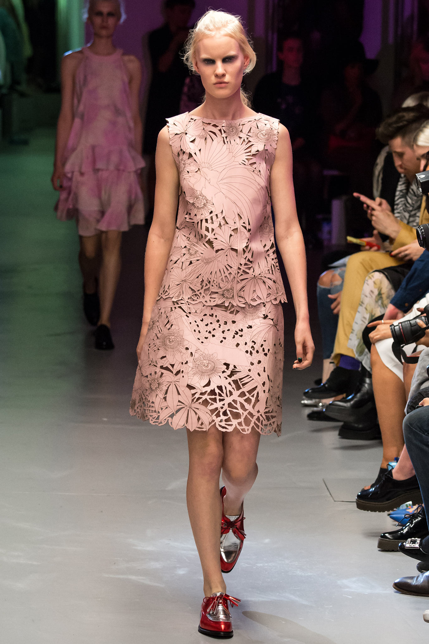 Giles Deacon S/S 15 Look 40