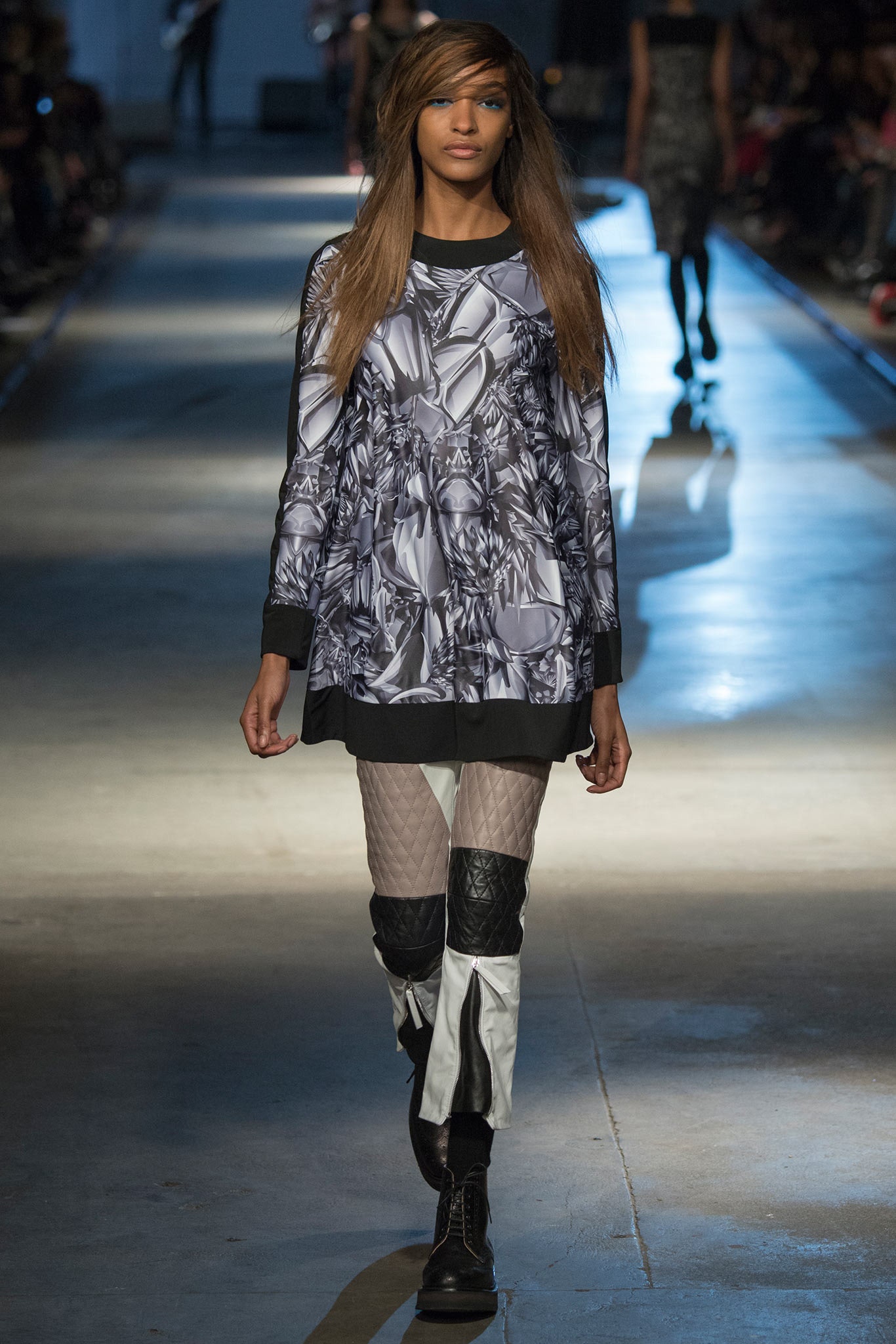 Giles Deacon F/W 14 Look 33