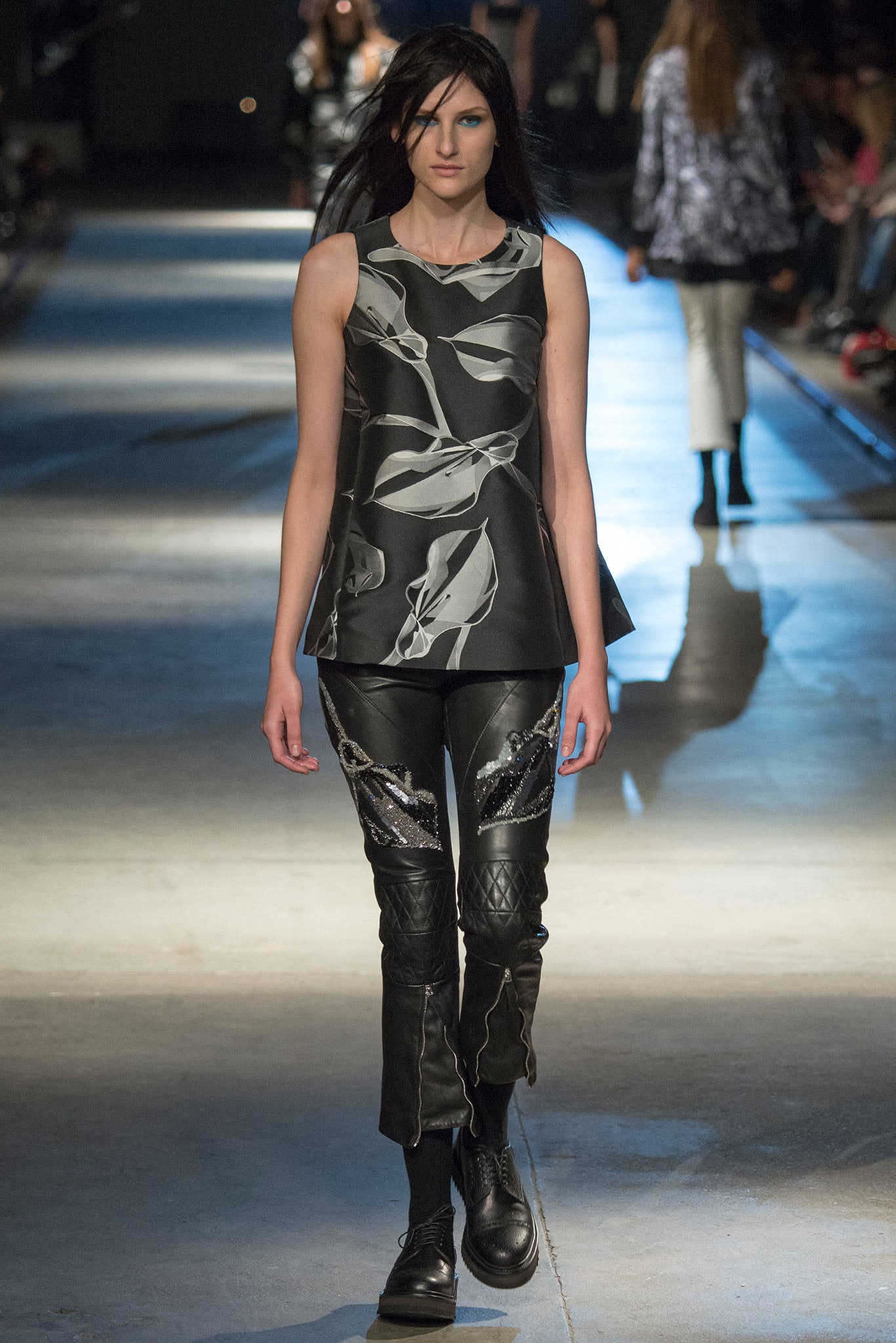 Giles Deacon F/W 14 Look 34