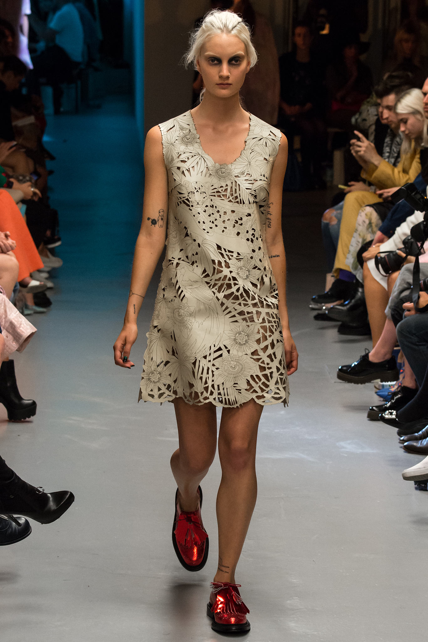 Giles Deacon S/S 15 Look 41