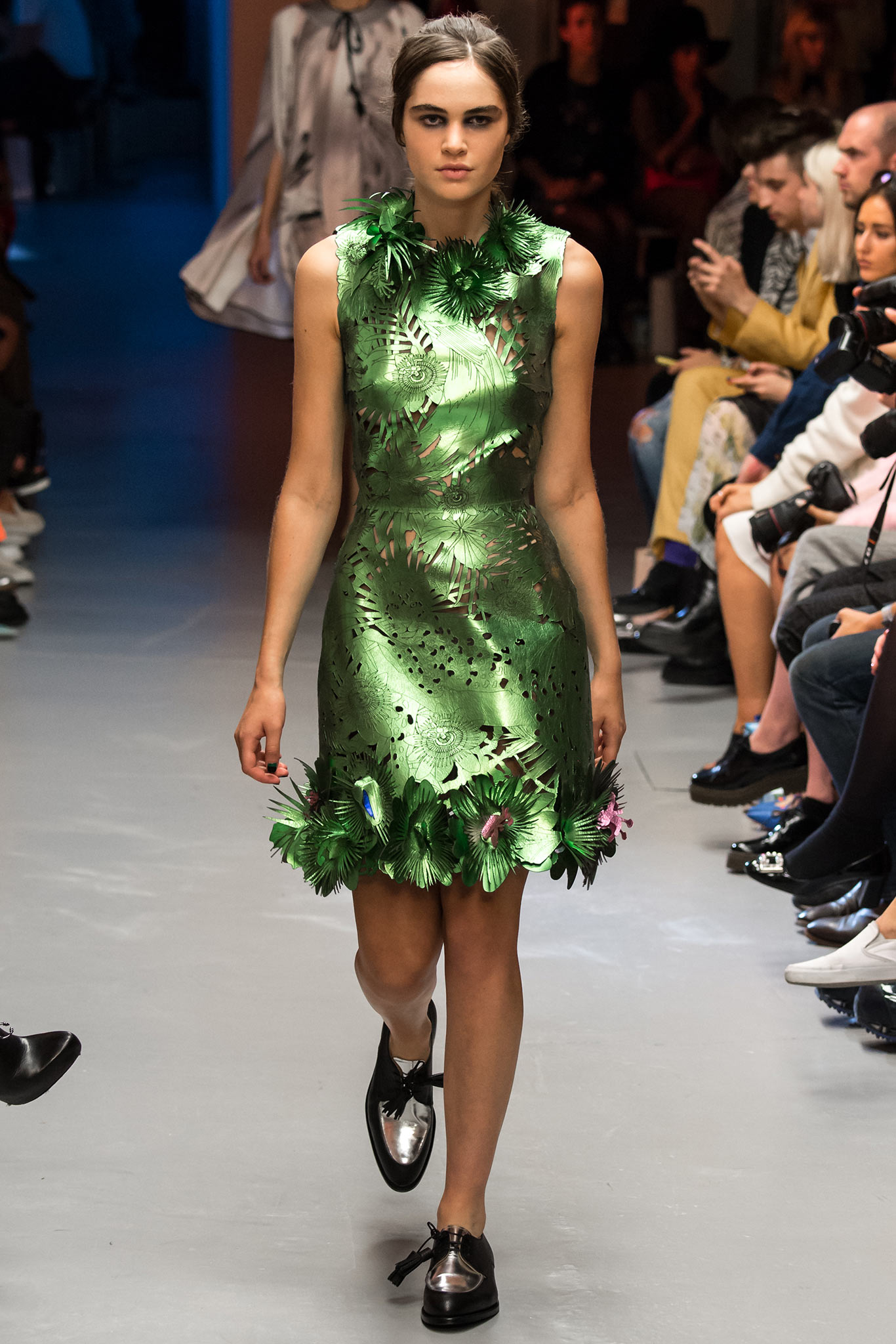 Giles Deacon S/S 15 Look 43