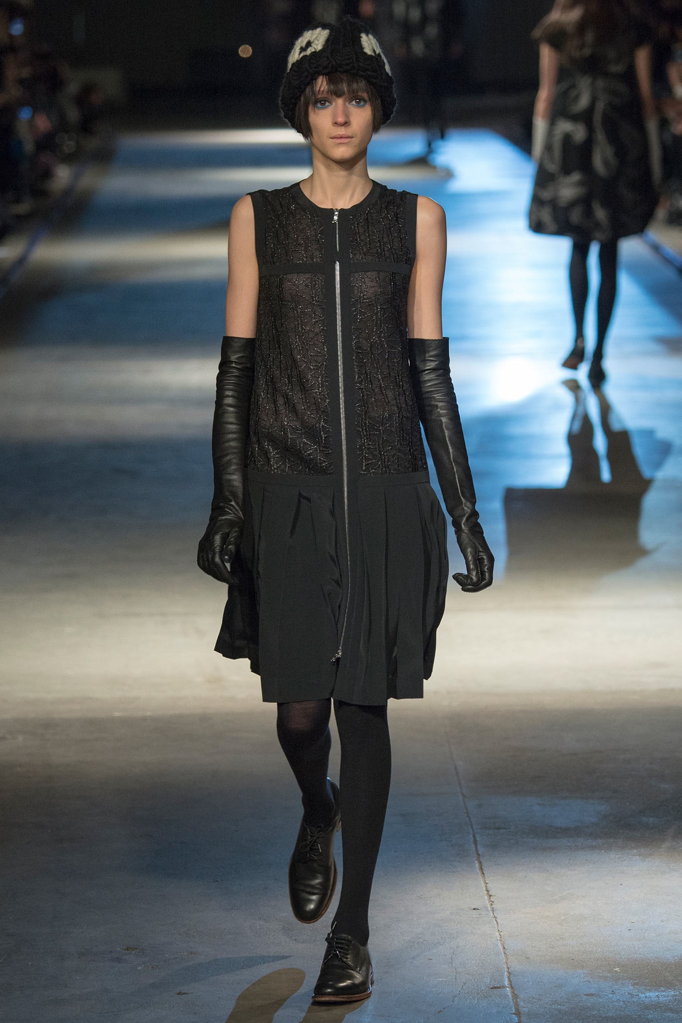 Giles Deacon F/W 14 Look 37