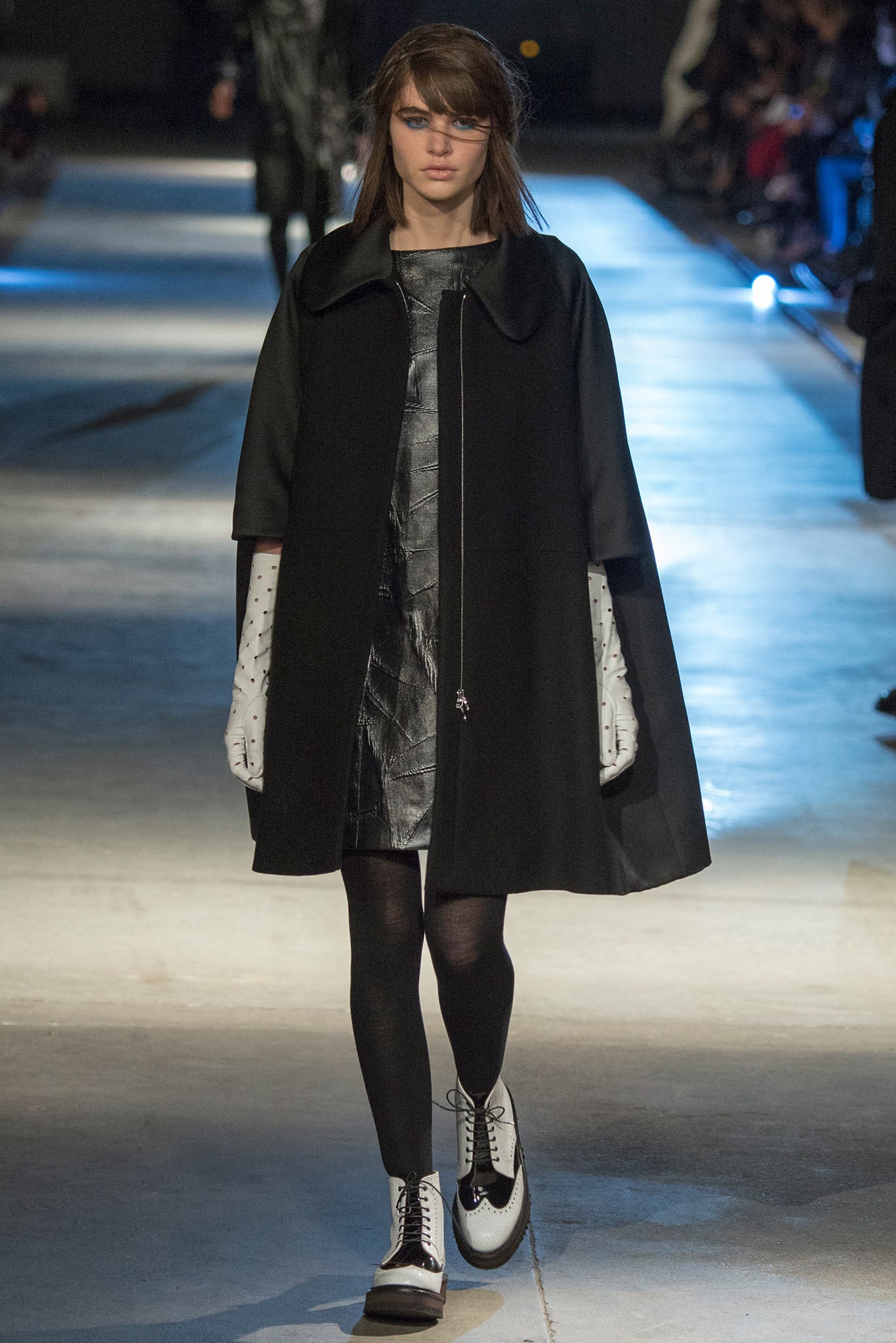 Giles Deacon F/W 14 Look 39