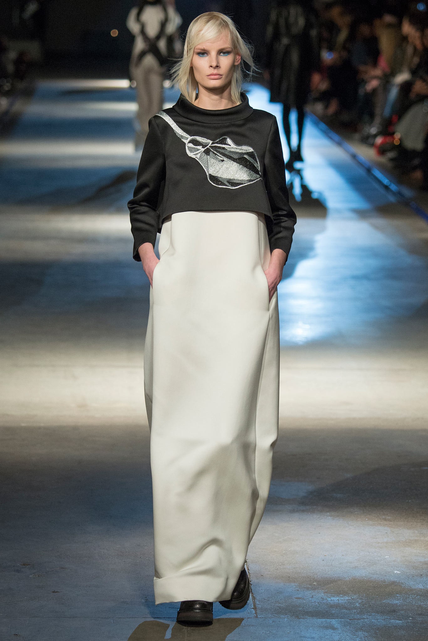 Giles Deacon F/W 14 Look 41
