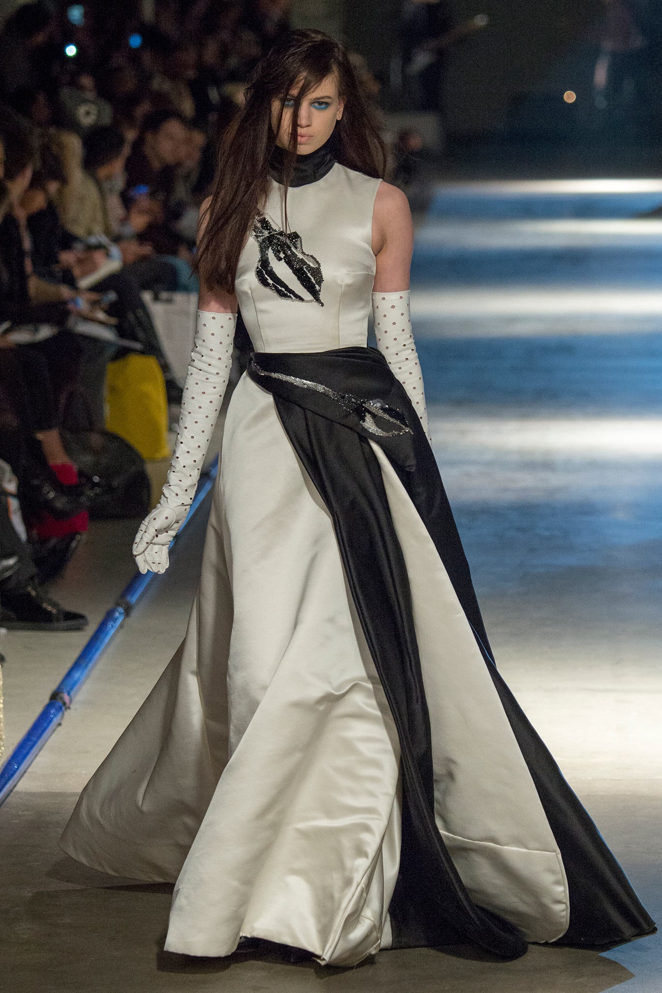 Giles Deacon F/W 14 Look 45