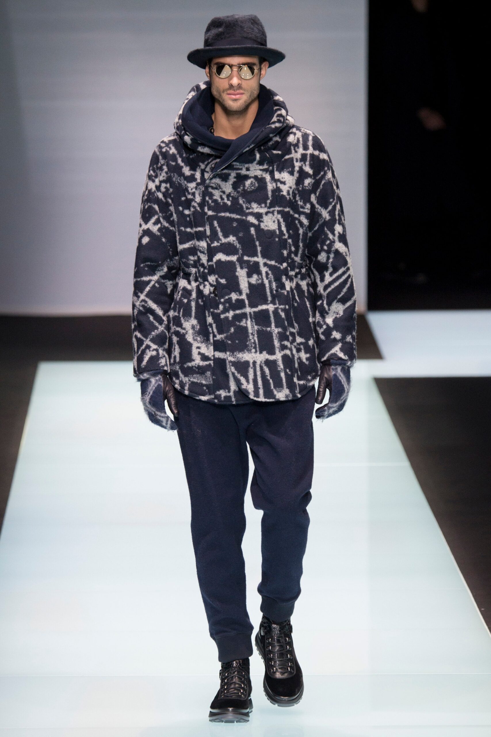 Giorgio Armani F/W 16 Menswear Look 3