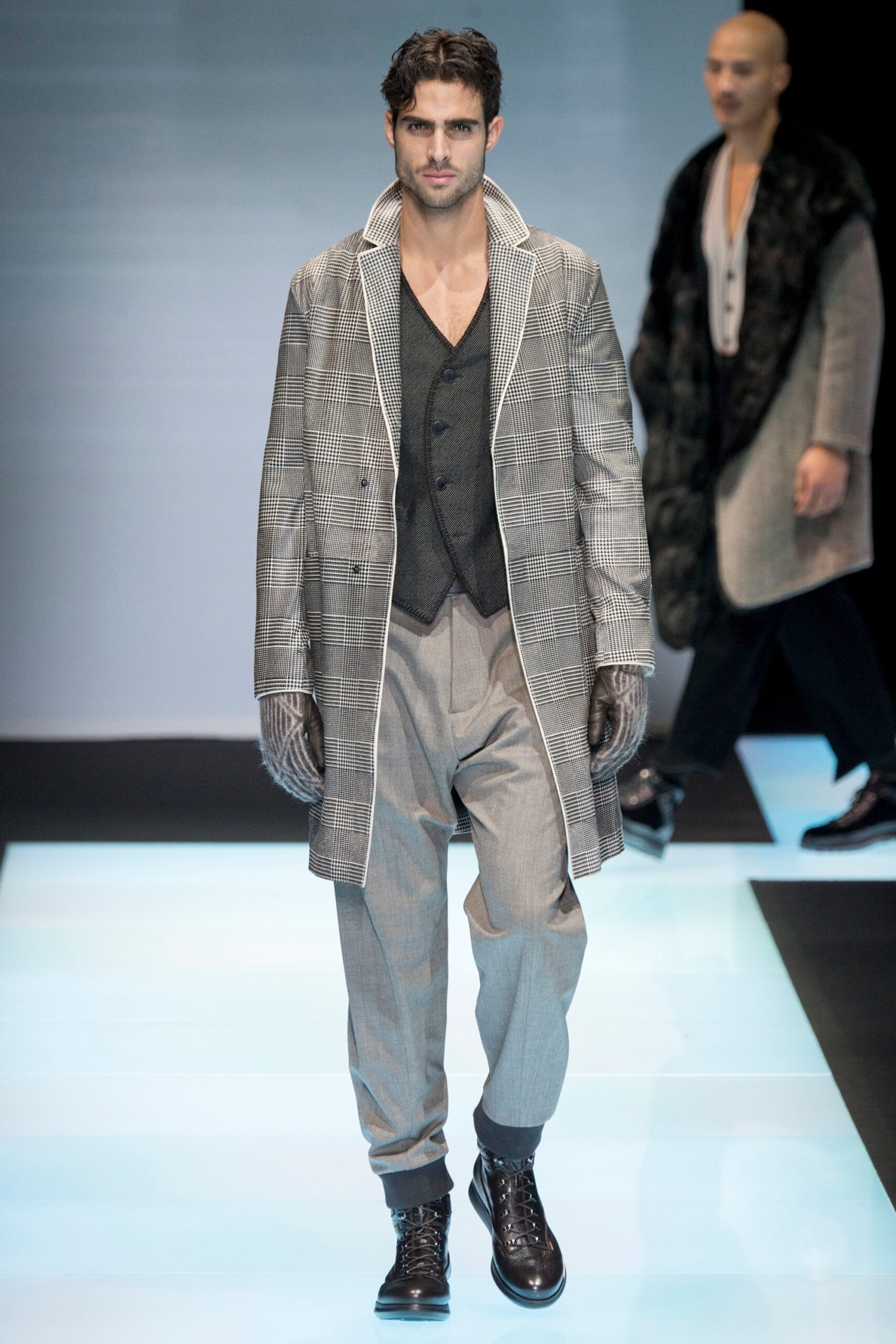 Giorgio Armani F/W 16 Menswear Look 32
