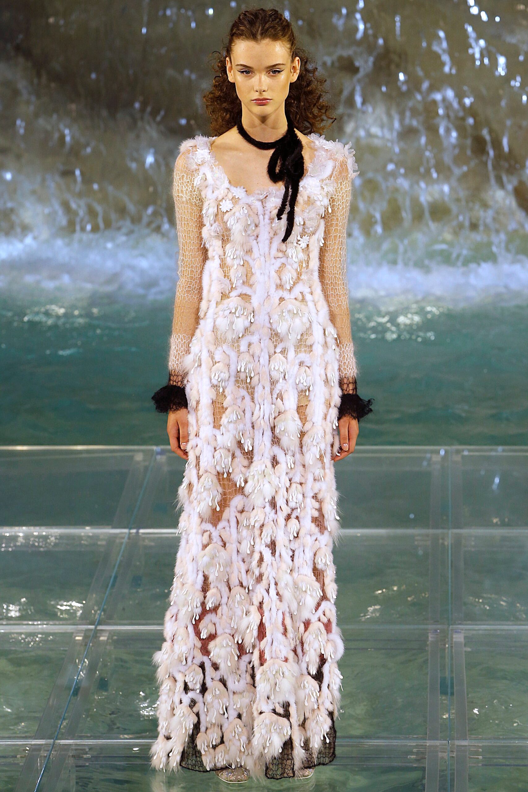 Fendi F/W 16 Couture Look 13