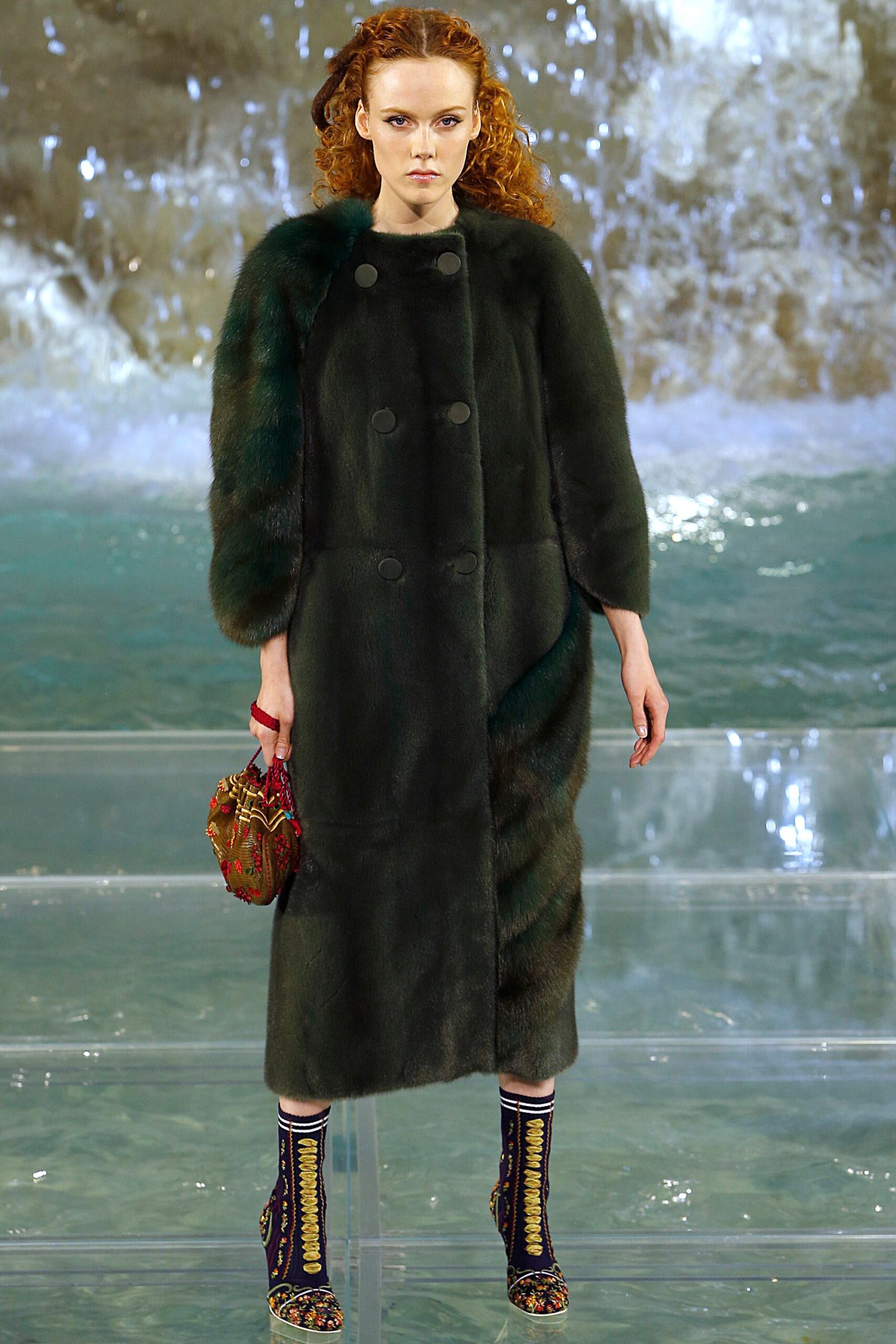 Fendi F/W 16 Couture Look 16