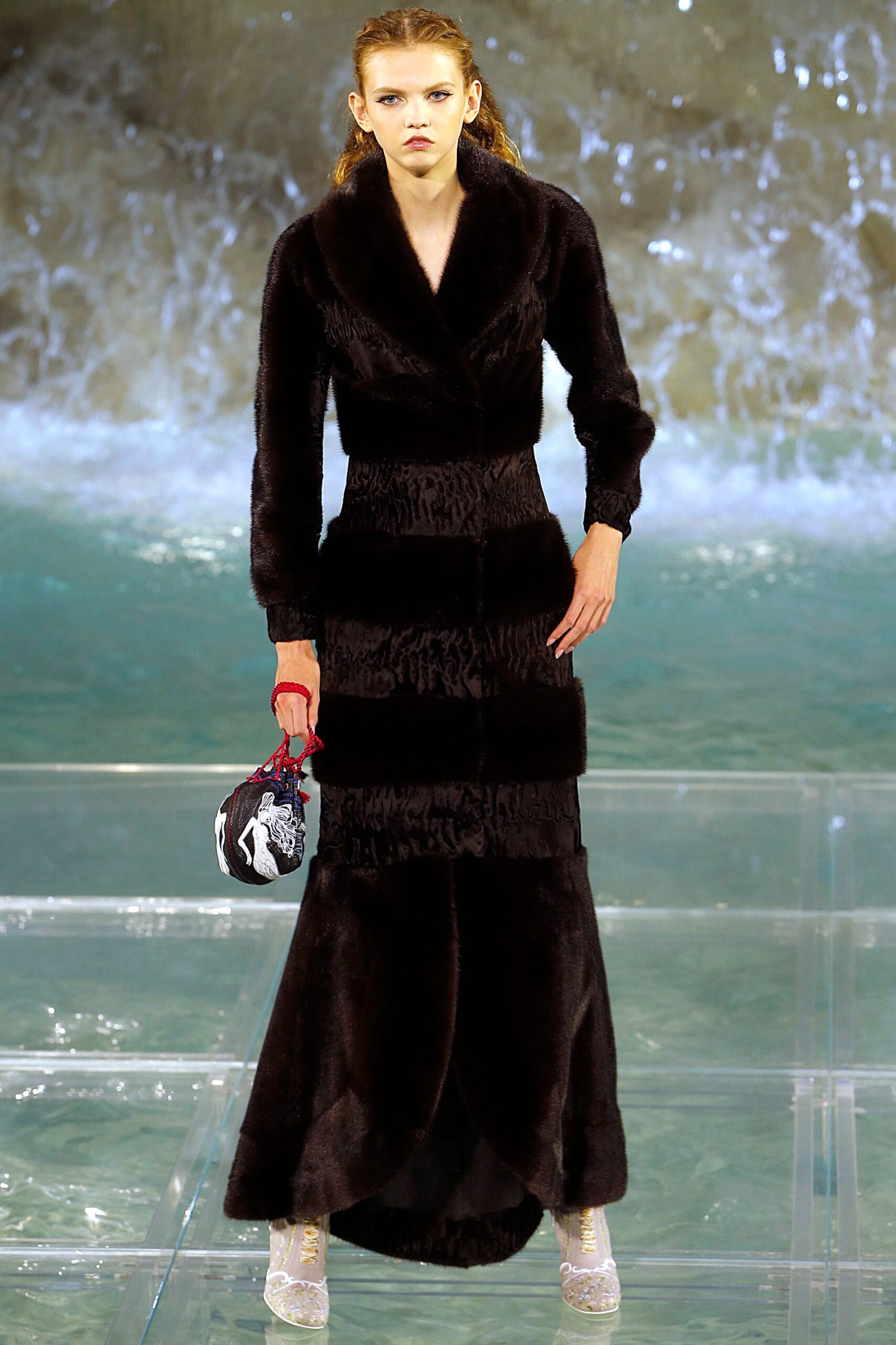 Fendi F/W 16 Couture Look 19