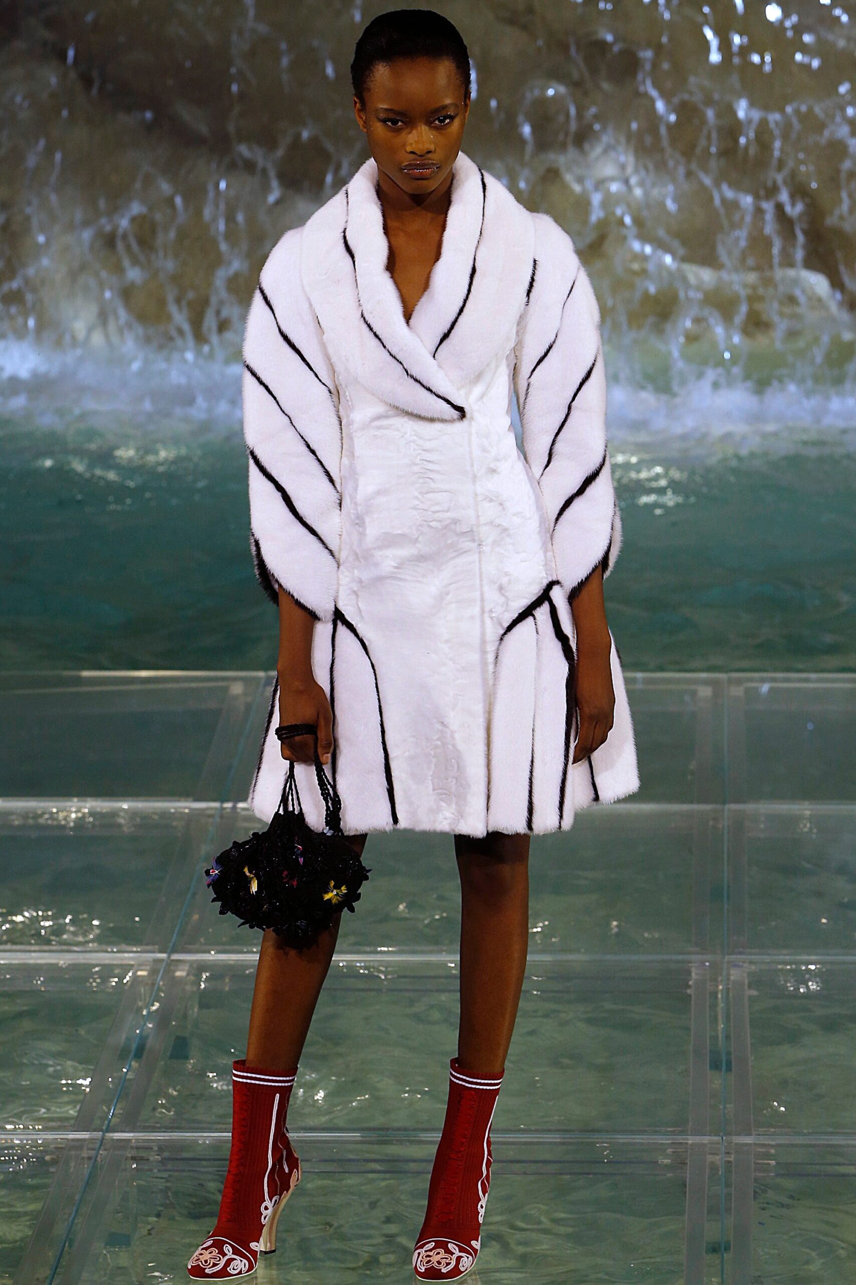 Fendi F/W 16 Couture Look 21