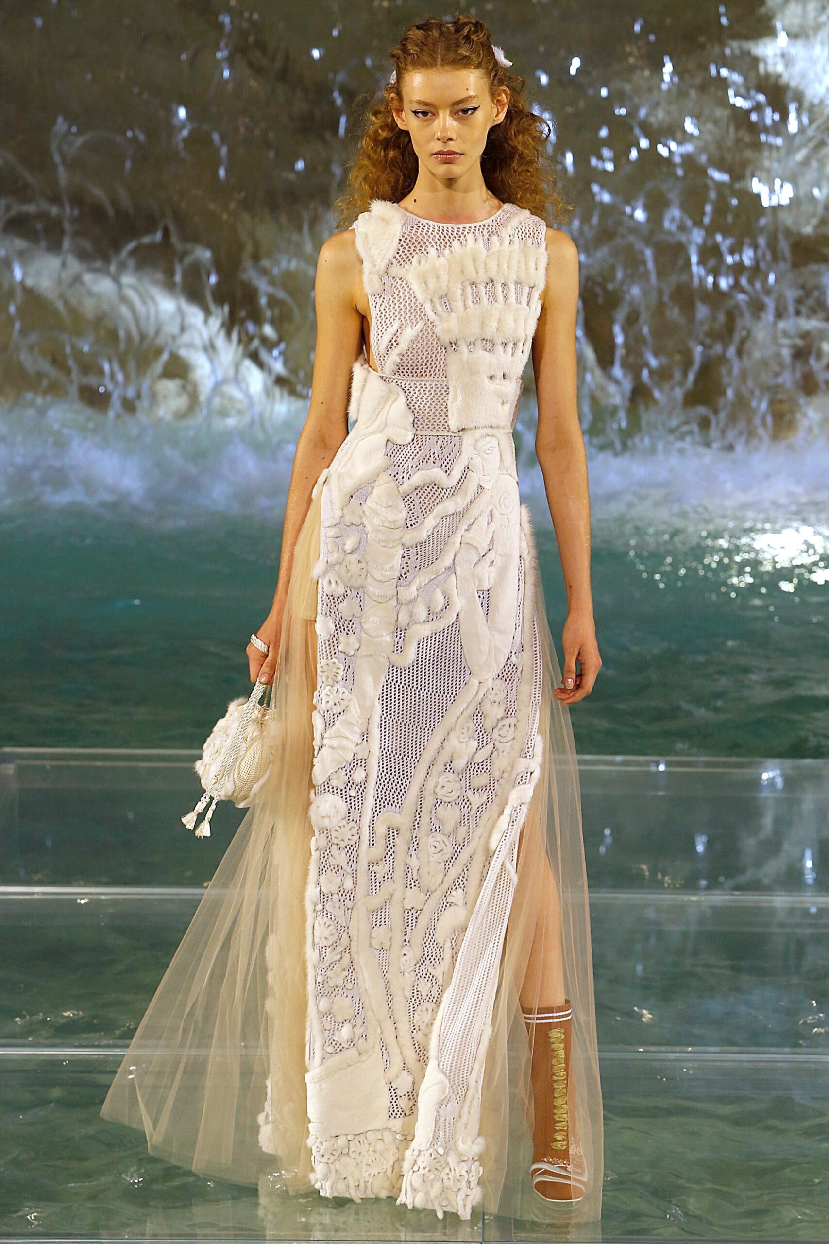 Fendi F/W 16 Couture Look 42