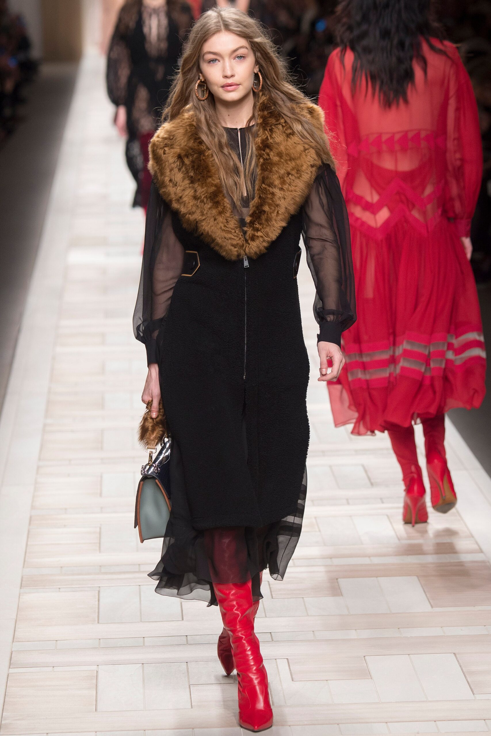 Fendi F/W 17 Look 1