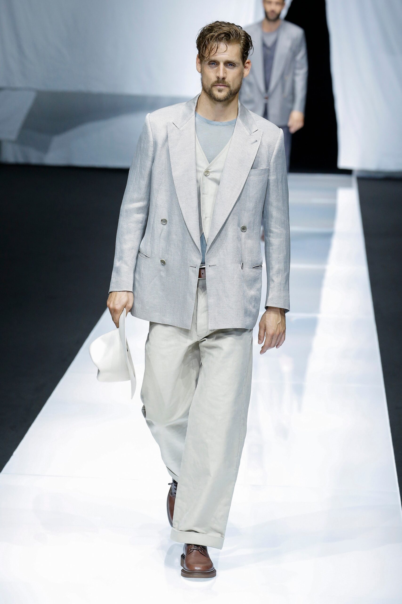 Giorgio Armani S/S 19 Menswear Look 3
