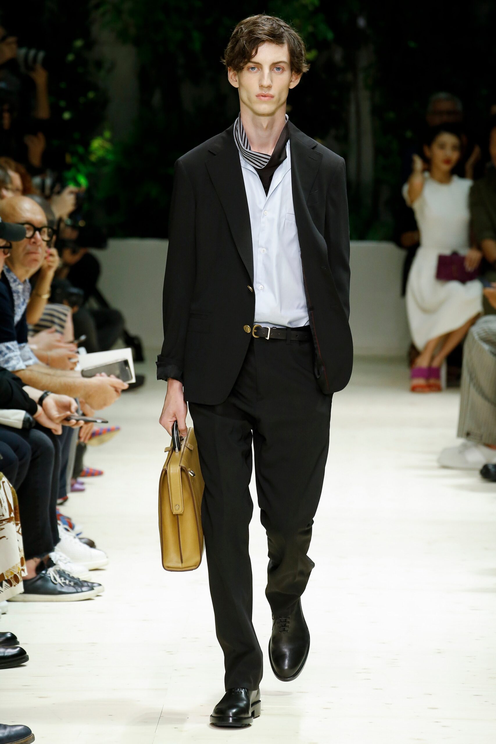 Ferragamo S/S 18 Menswear Look 19