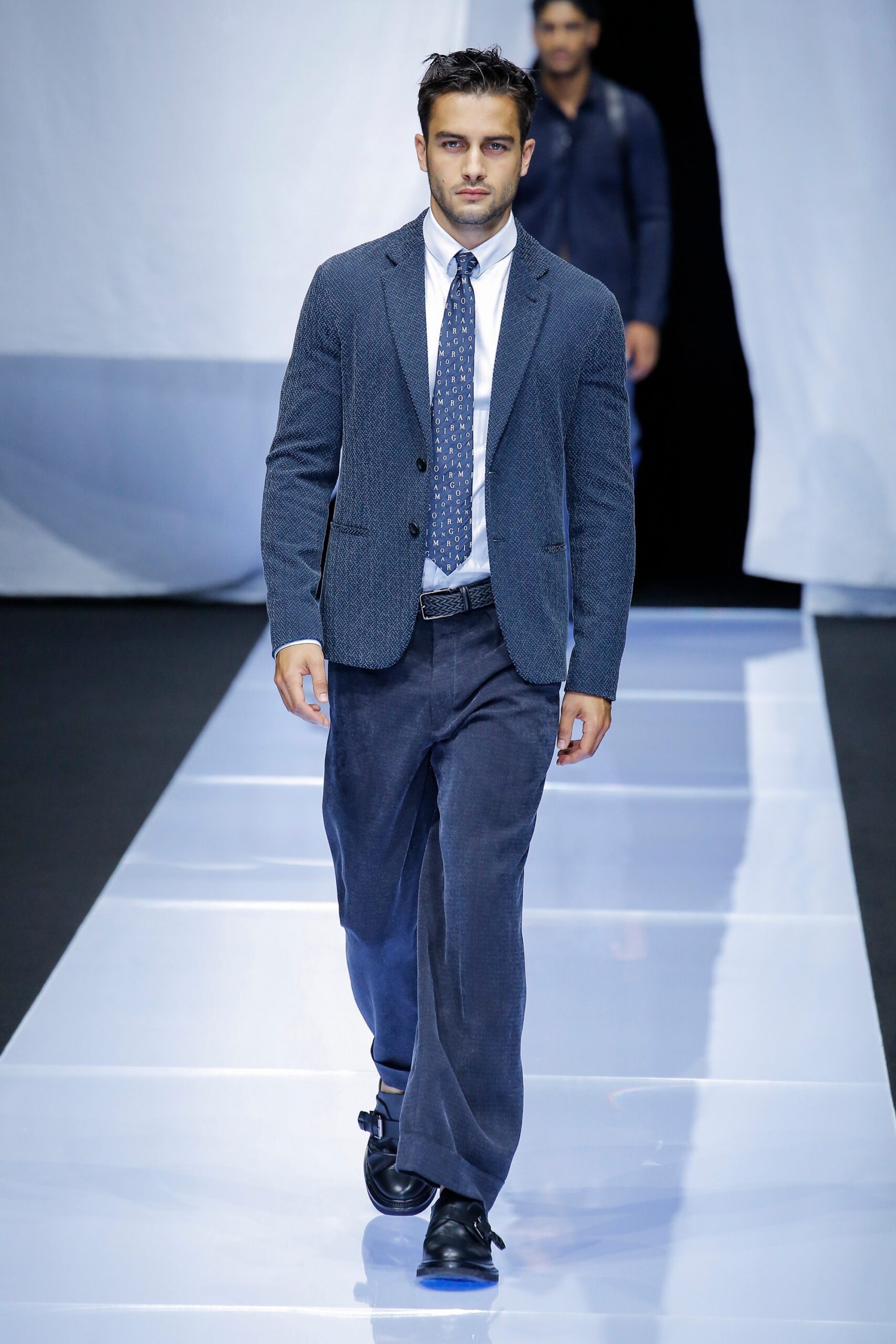 Giorgio Armani S/S 19 Menswear Look 16