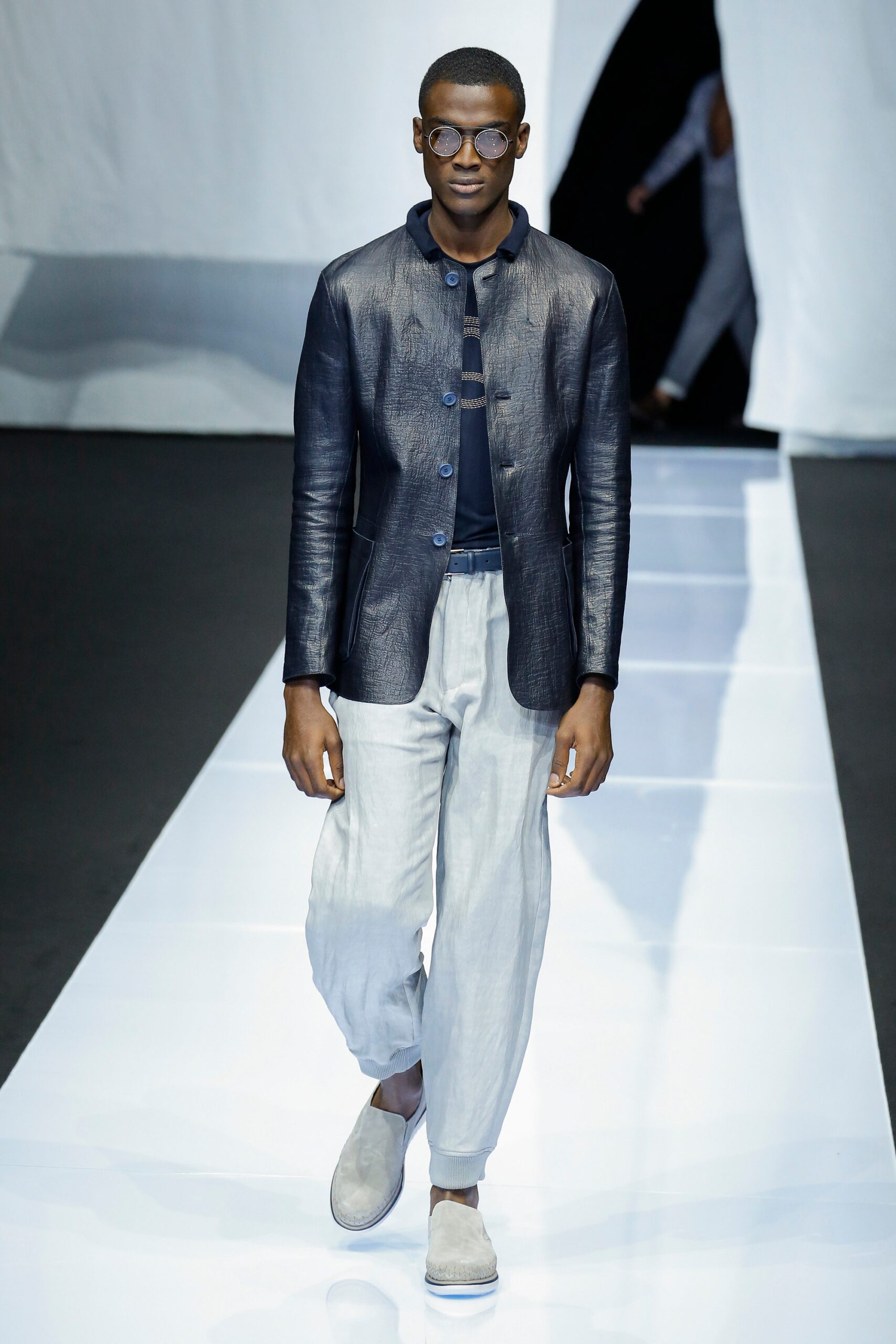 Giorgio Armani S/S 19 Menswear Look 19
