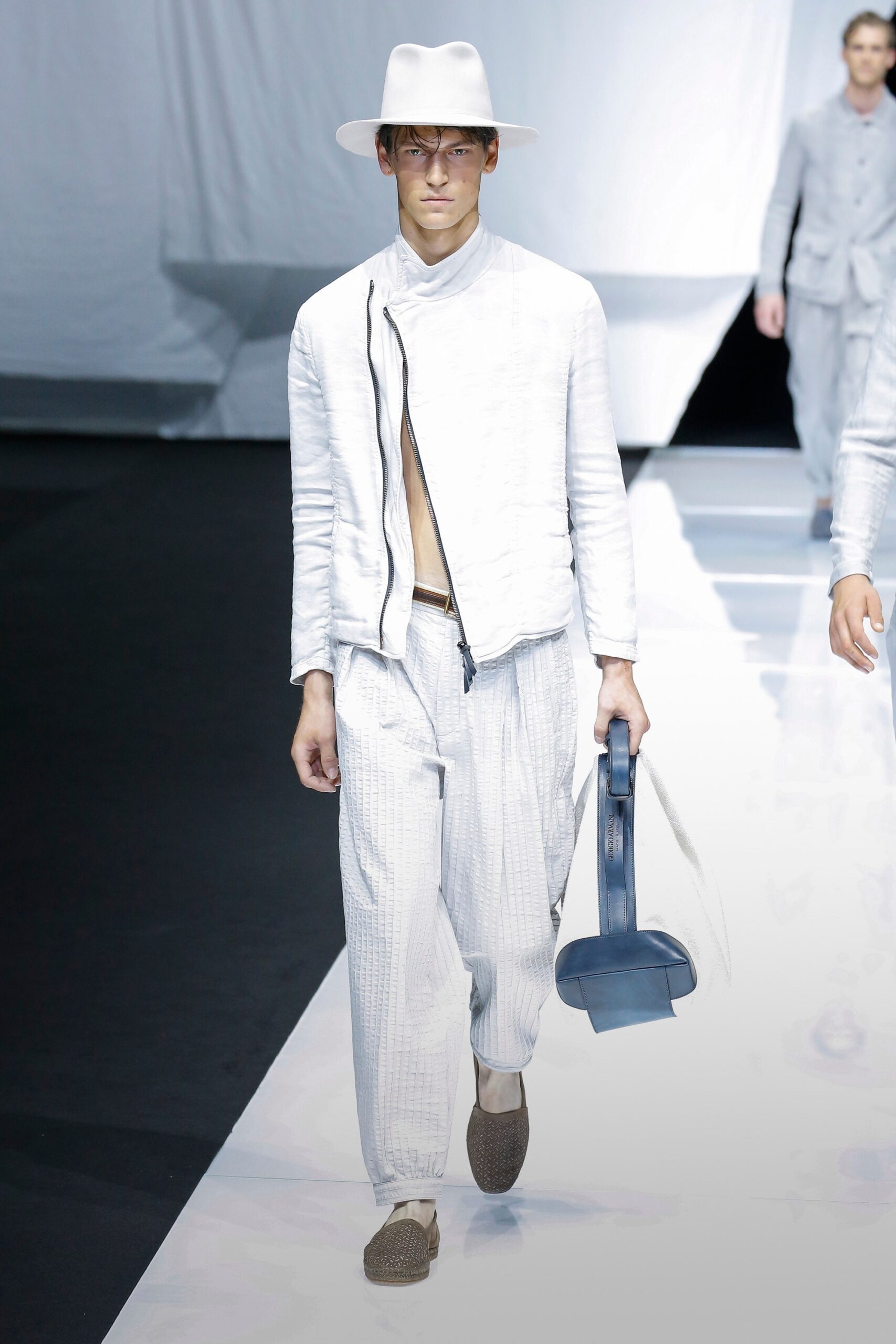 Giorgio Armani S/S 19 Menswear Look 28