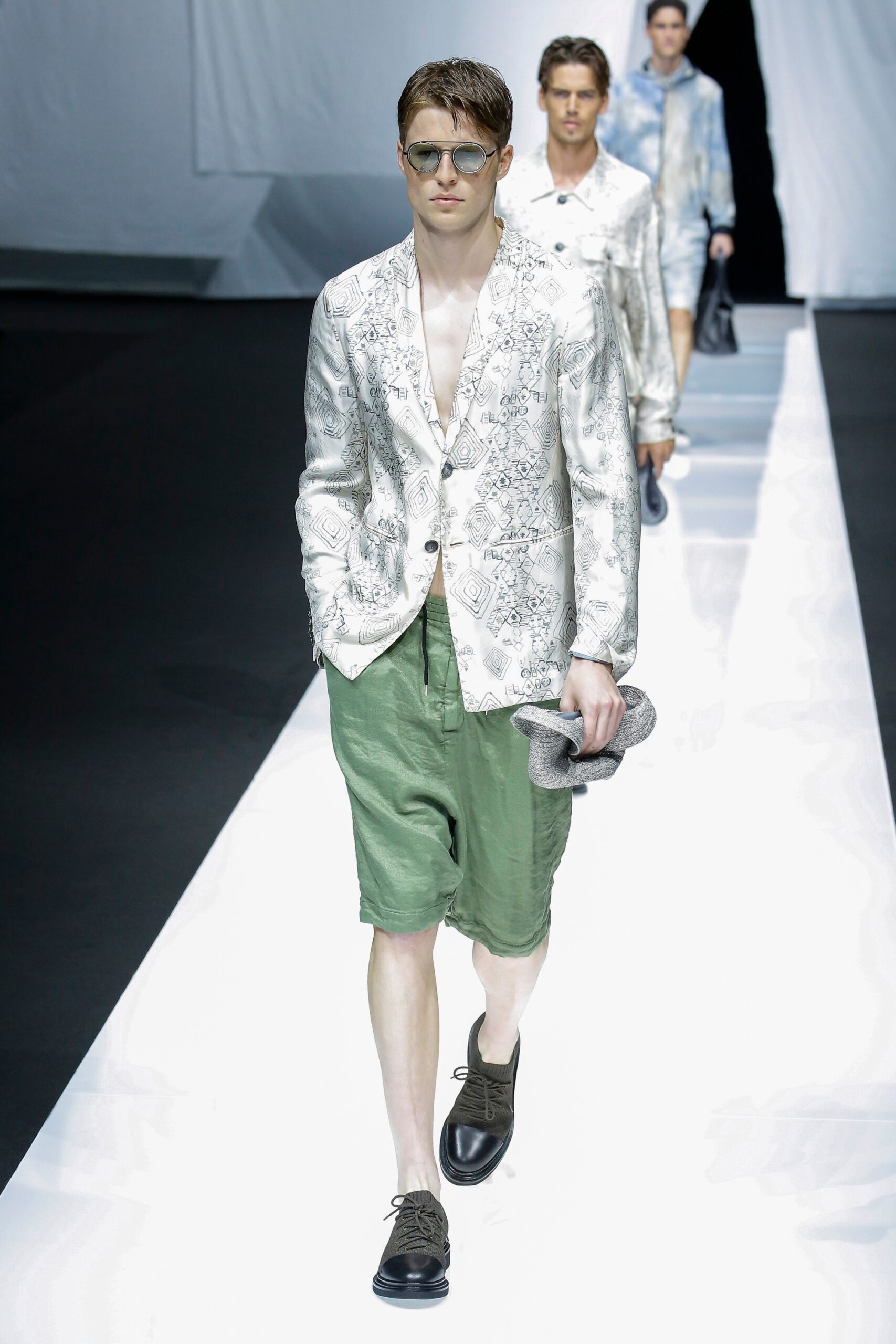 Giorgio Armani S/S 19 Menswear Look 54