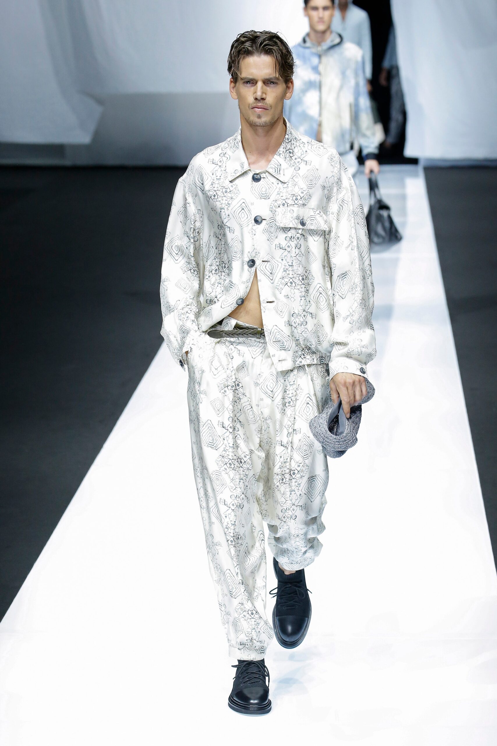 Giorgio Armani S/S 19 Menswear Look 55