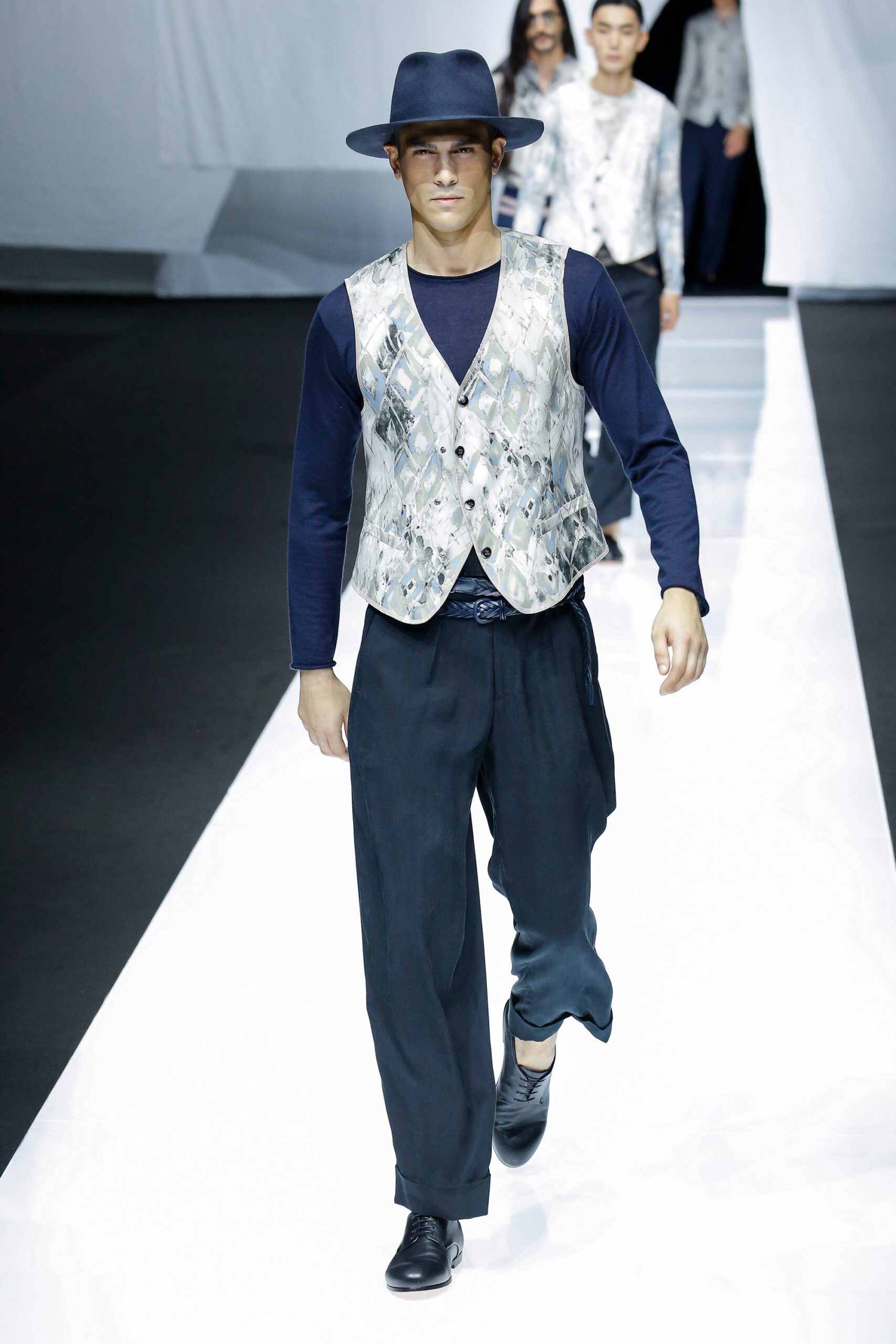Giorgio Armani S/S 19 Menswear Look 59