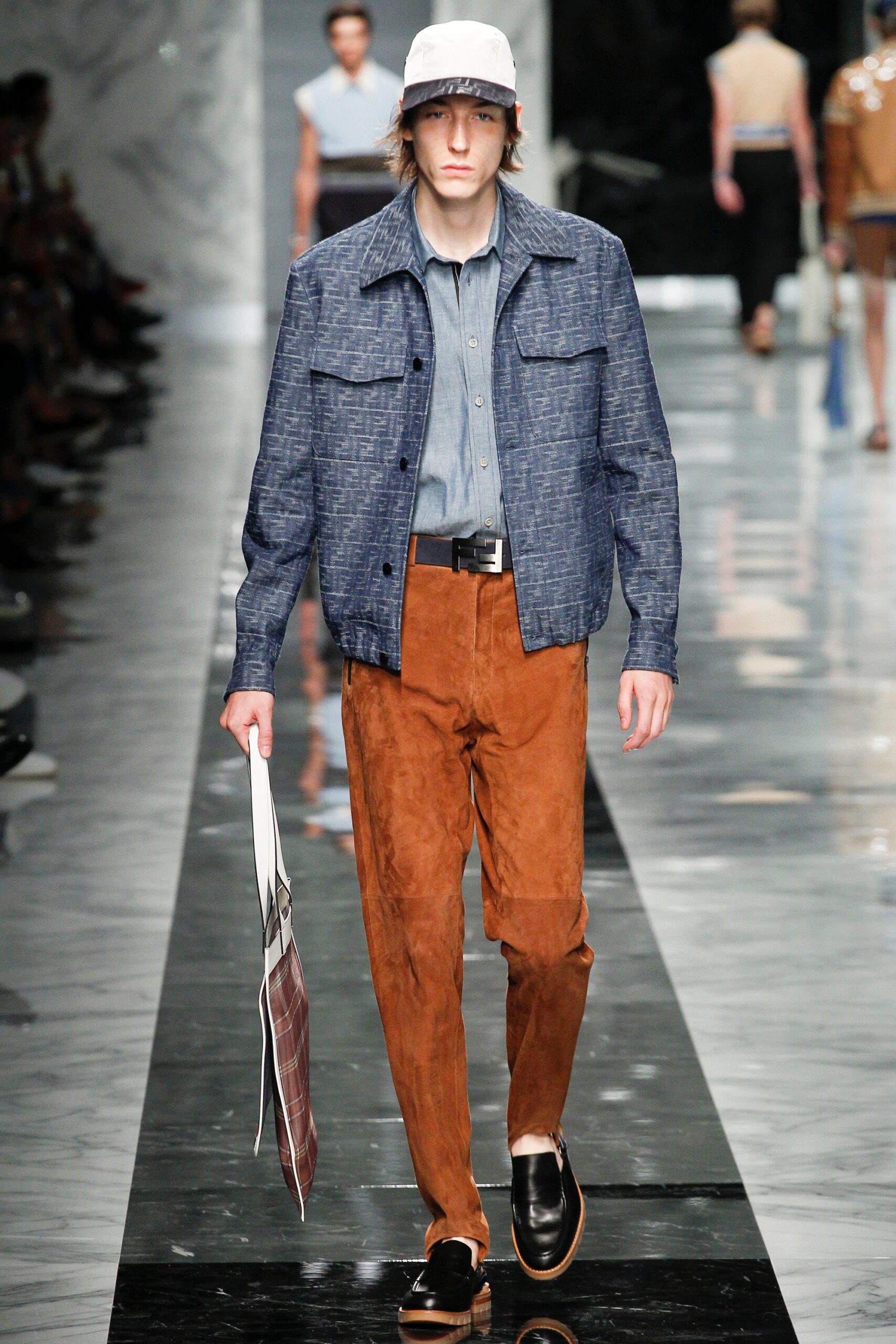 Fendi S/S 18 Menswear Look 36
