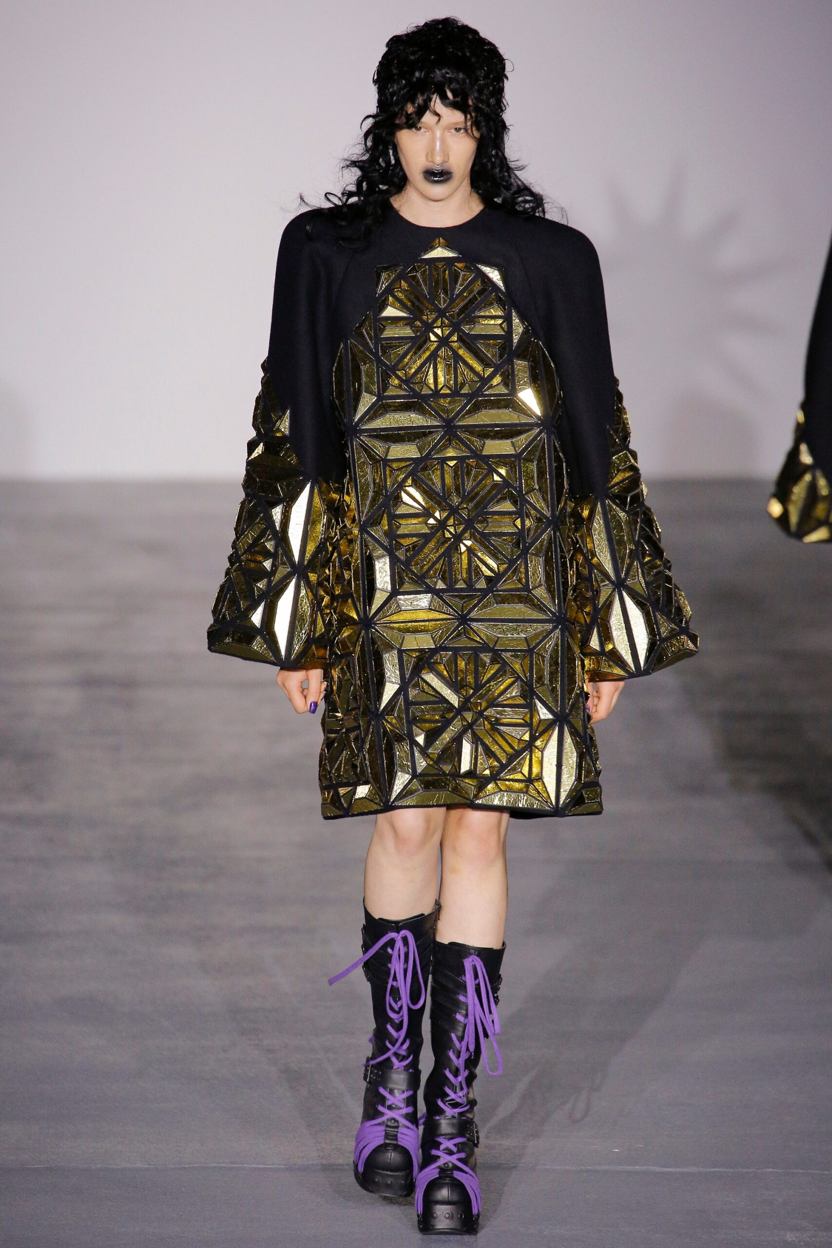 Gareth Pugh S/S 17 Look 4