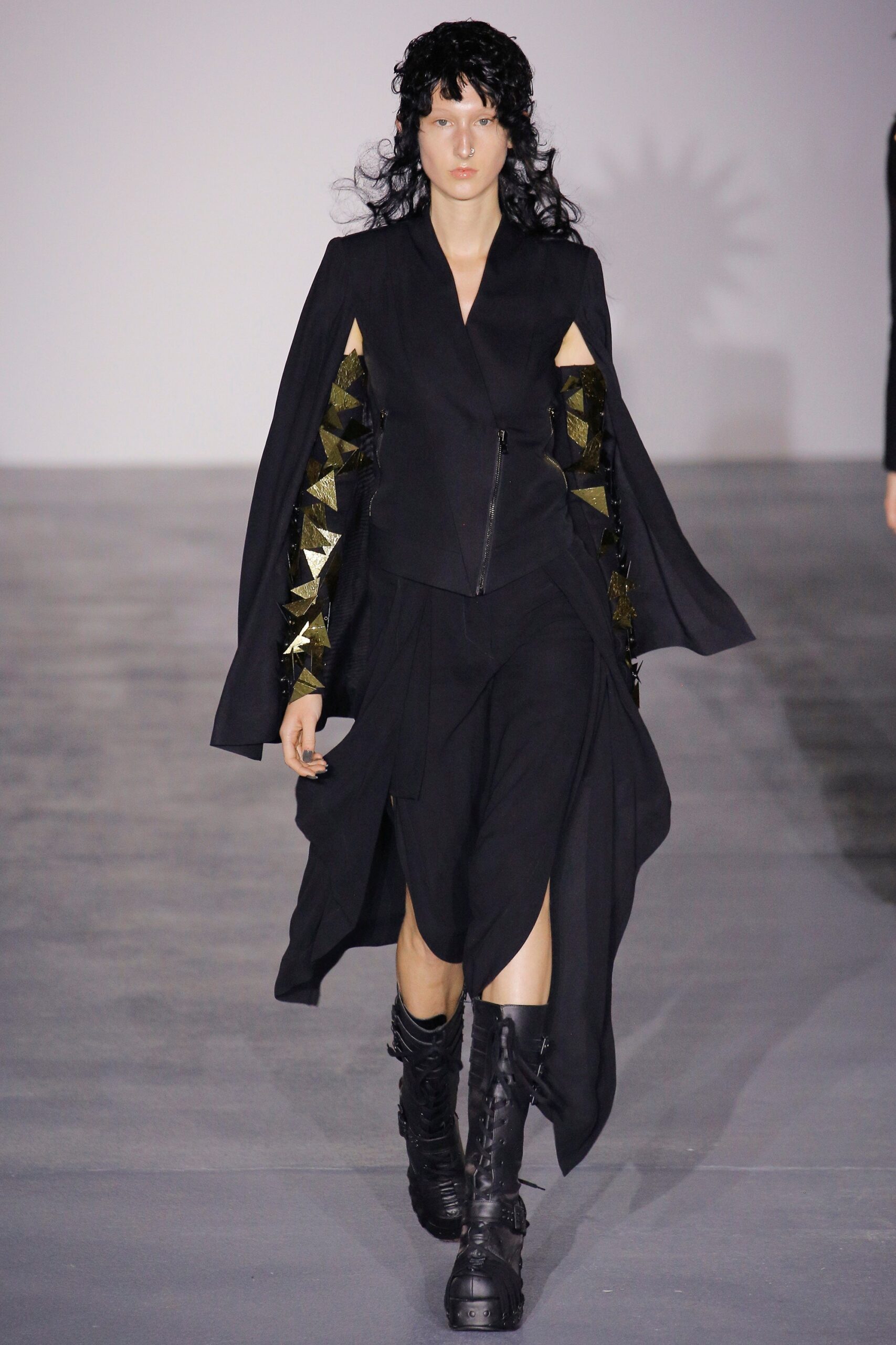 Gareth Pugh S/S 17 Look 11