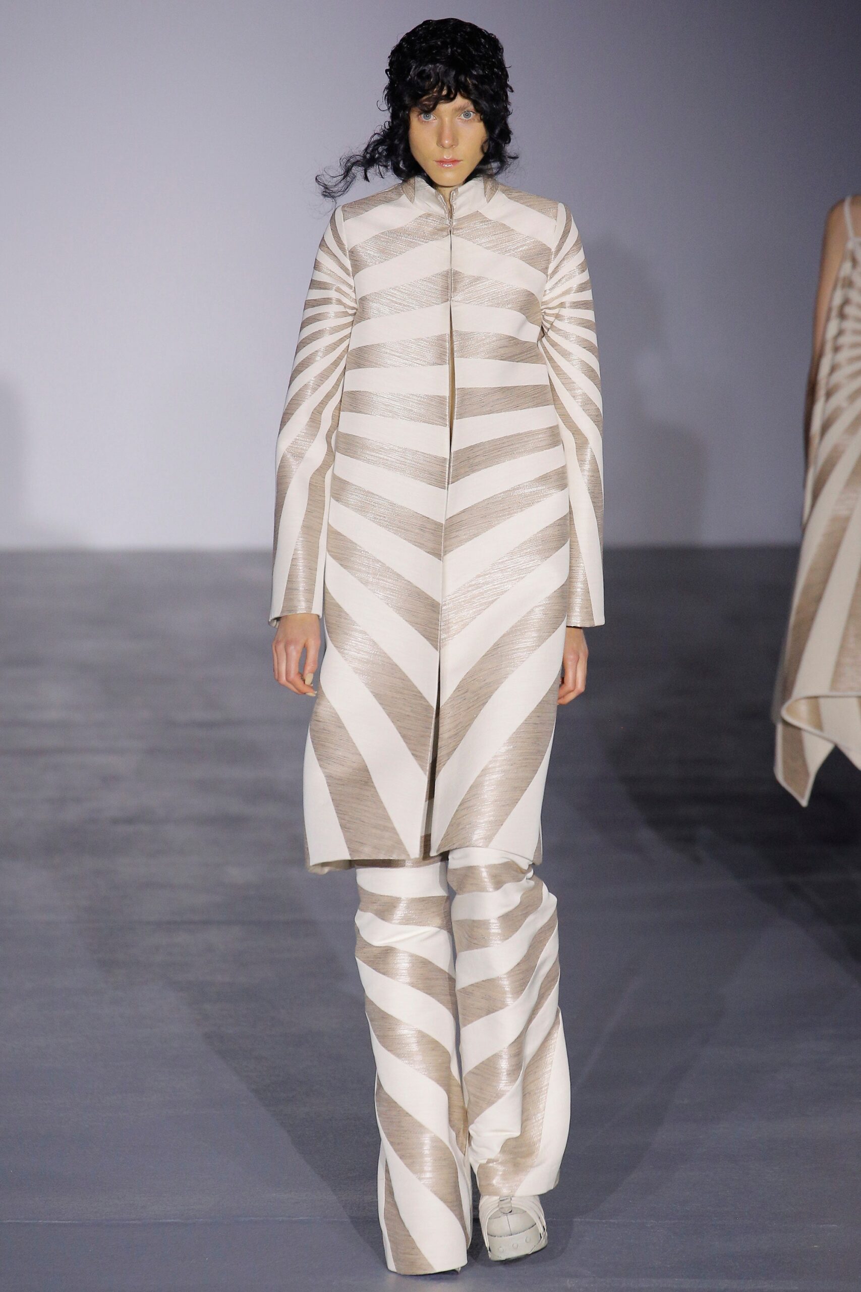 Gareth Pugh S/S 17 Look 18