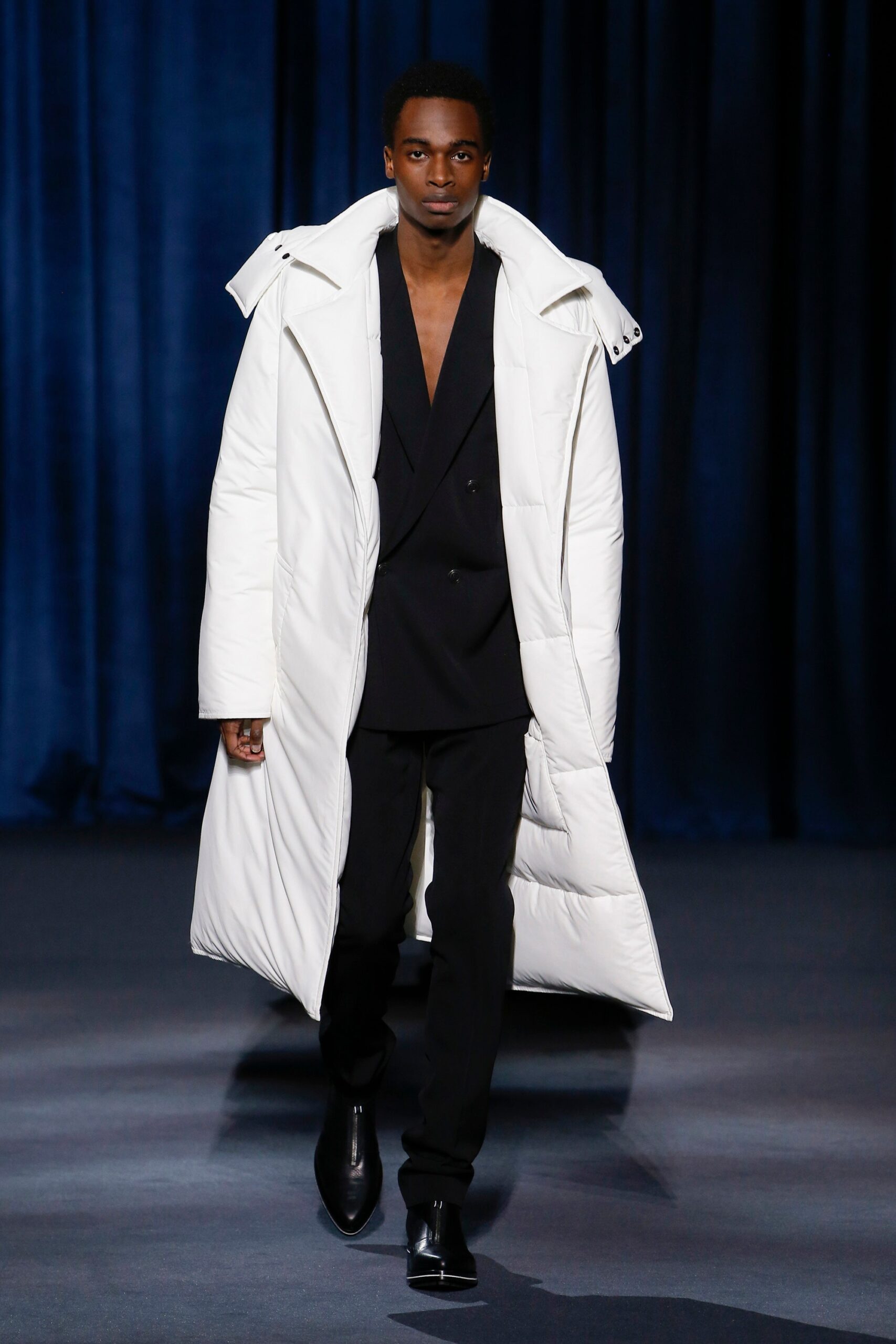 Givenchy F/W 18 Look 3