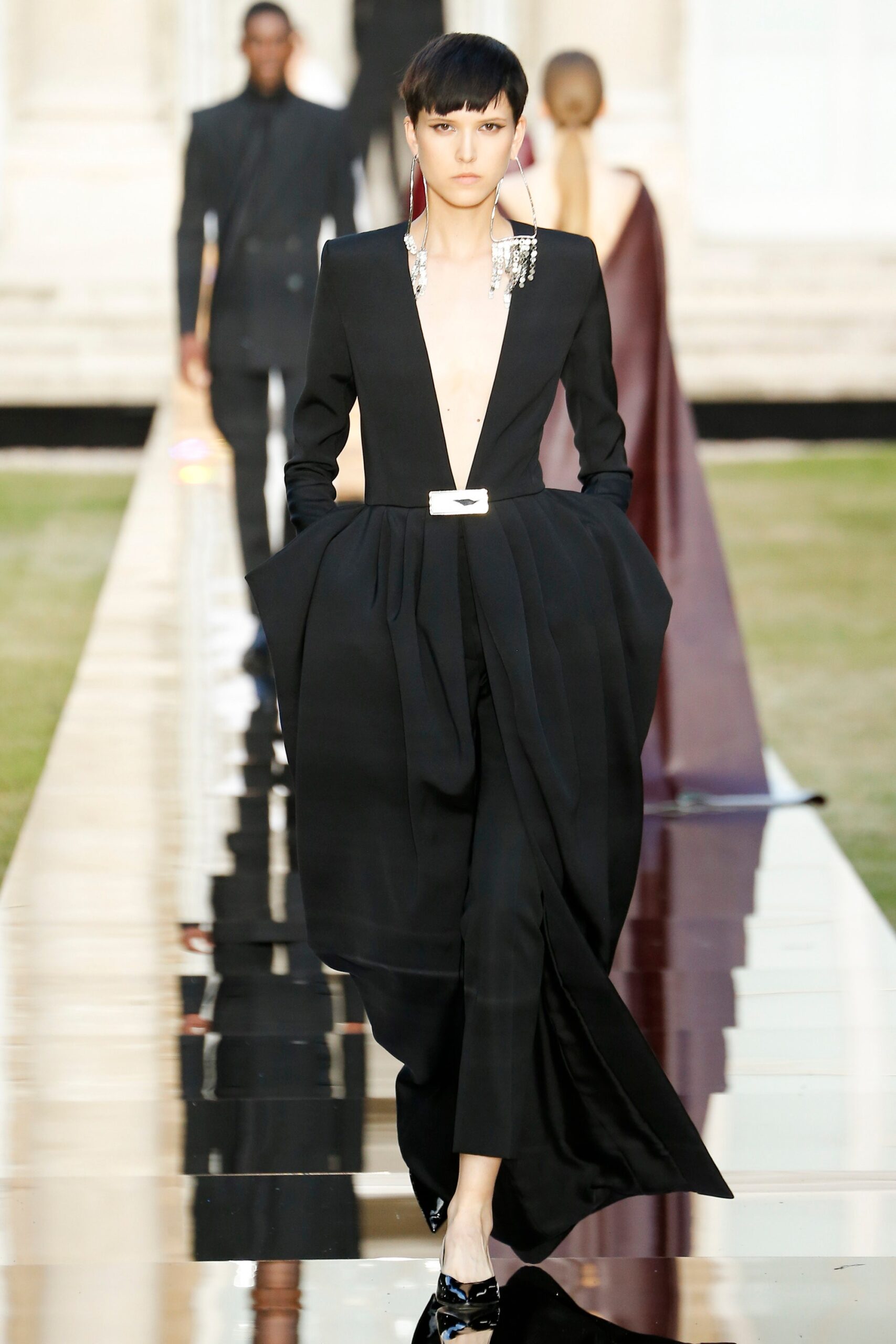 Givenchy F/W 18 Couture Look 3